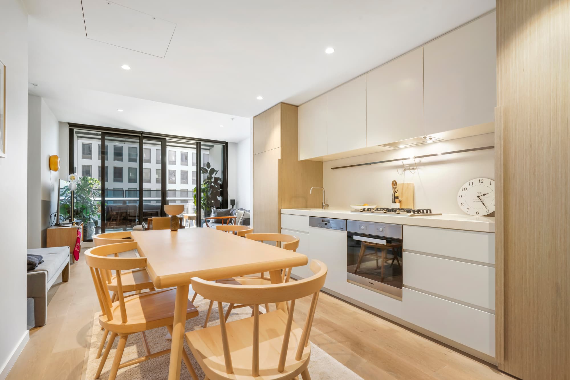 905/450 Saint Kilda Road, Melbourne - Thumbnail 6
