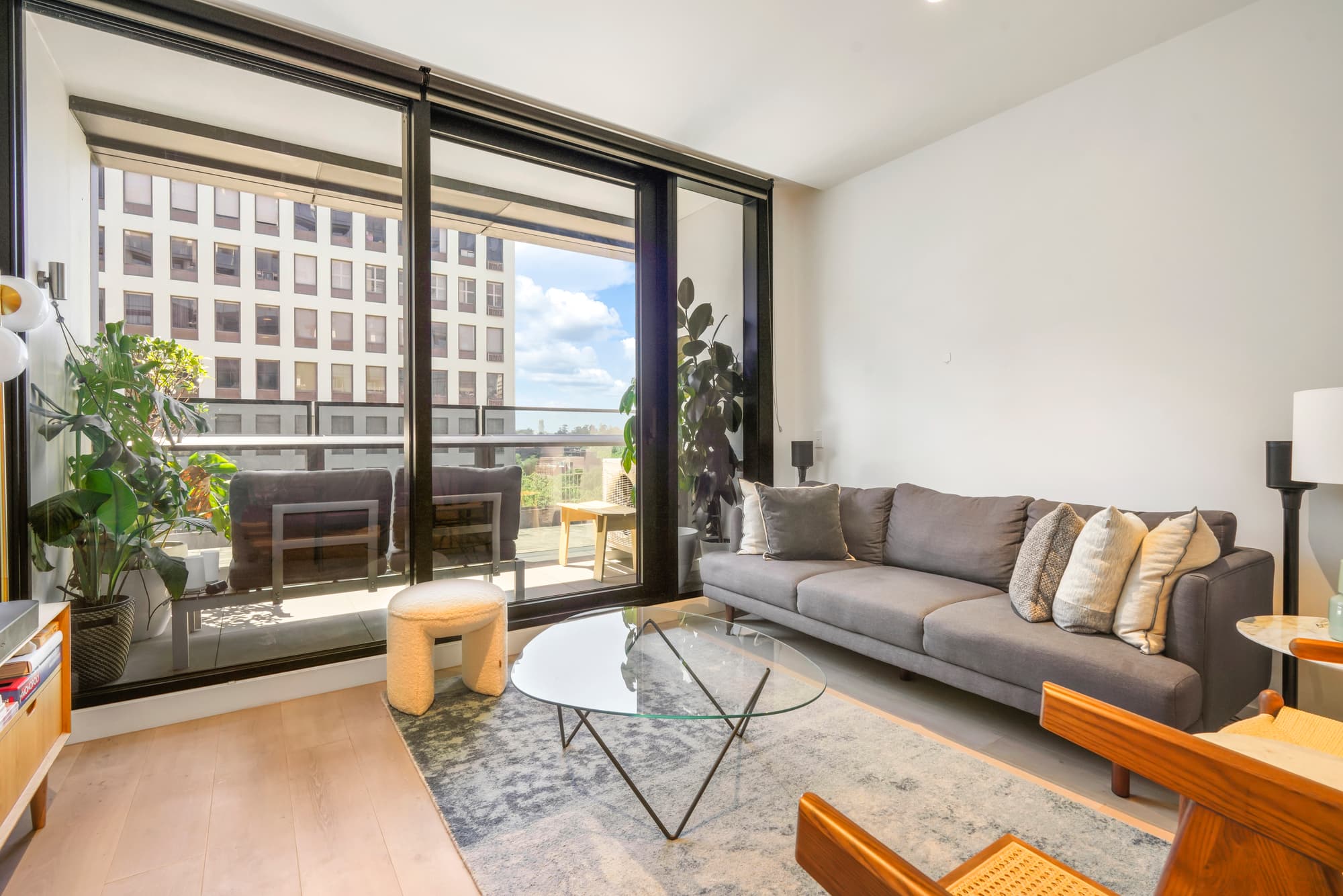 905/450 Saint Kilda Road, Melbourne - Thumbnail 3