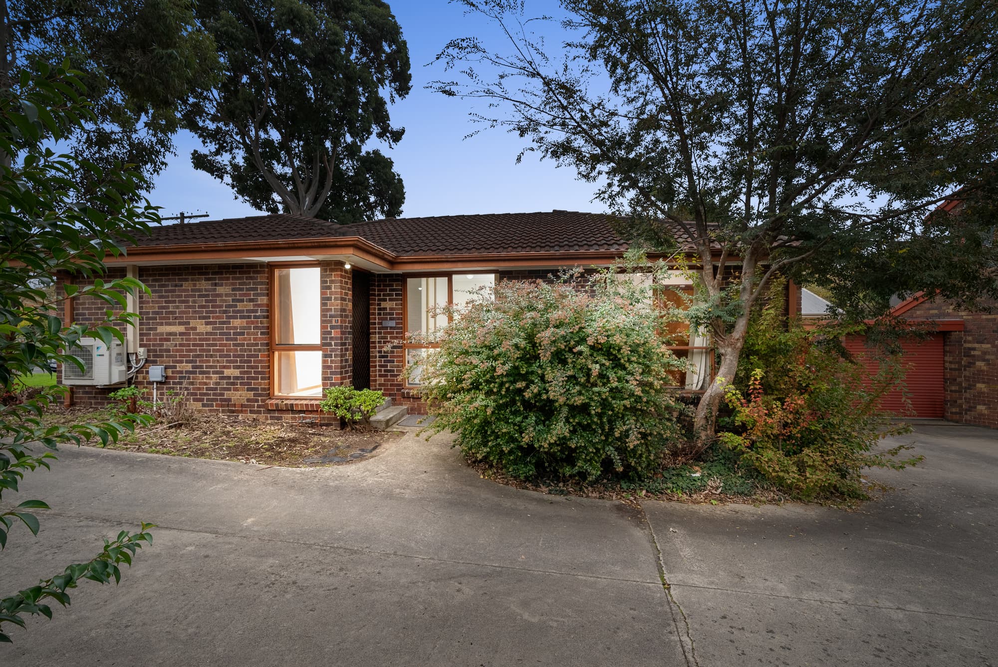 1/3 Catherine Street, Box Hill - Thumbnail 2