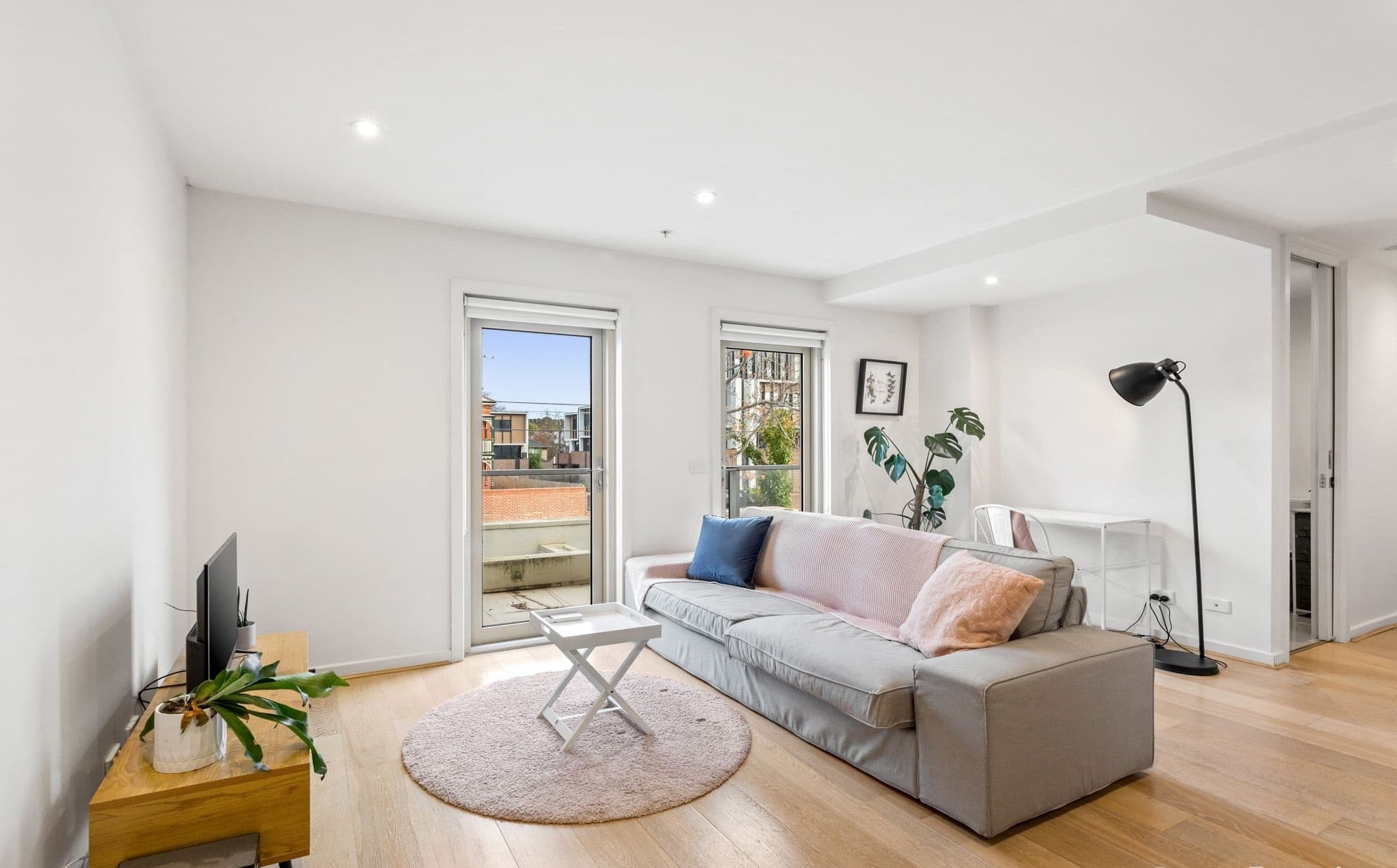 11/98-100 Carrington Road, Box Hill - Thumbnail 2