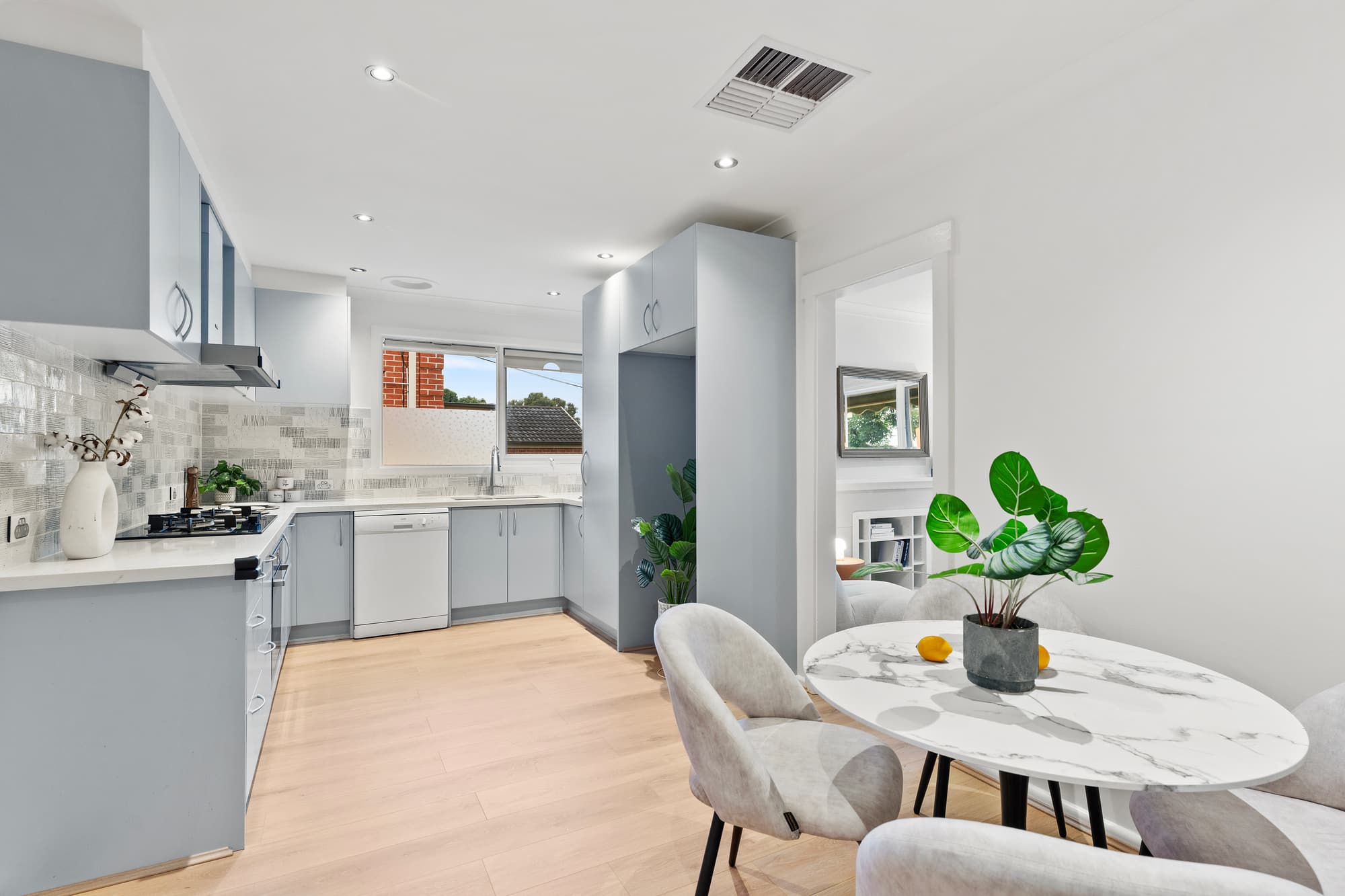 1/42 Koonung Road, Blackburn North - Thumbnail 5