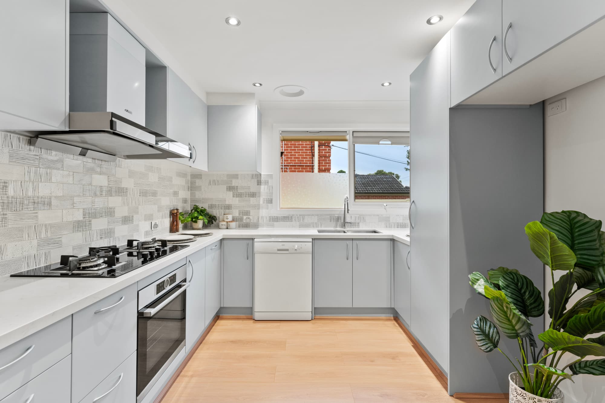 1/42 Koonung Road, Blackburn North - Thumbnail 6