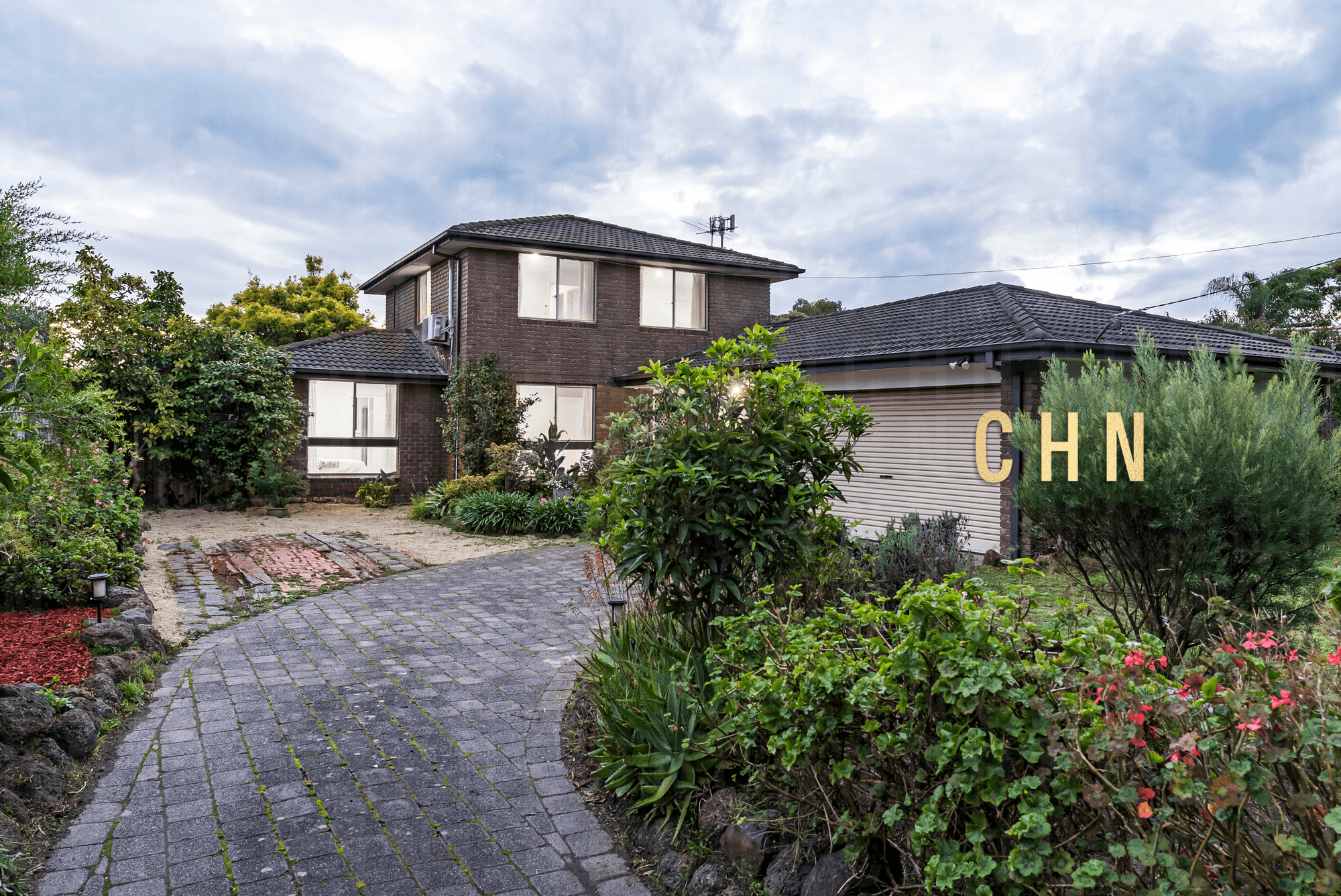 2 Nigretta Court, Mount Waverley - Image 1