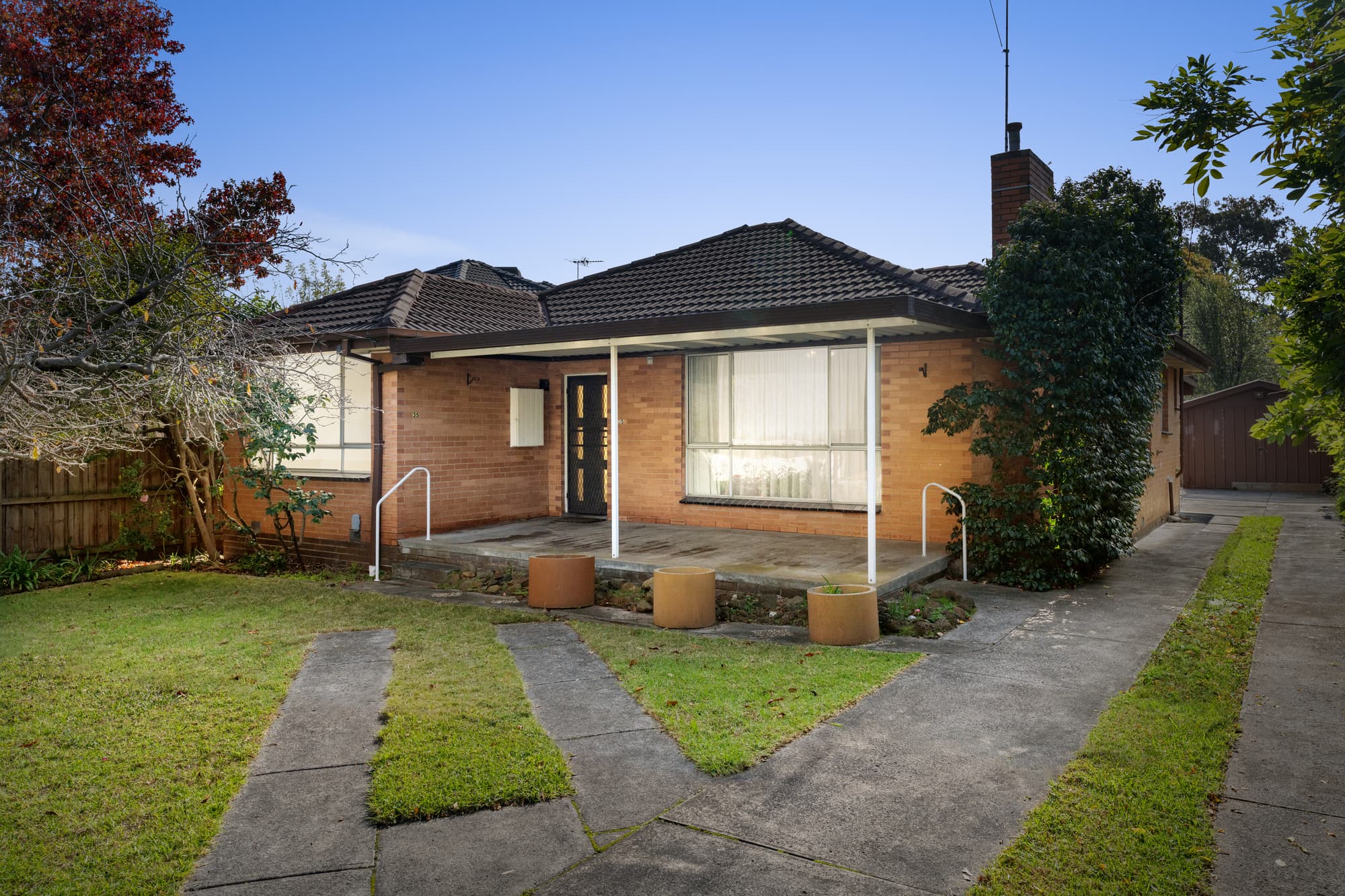 35 Swan Street, Blackburn South - Thumbnail 2