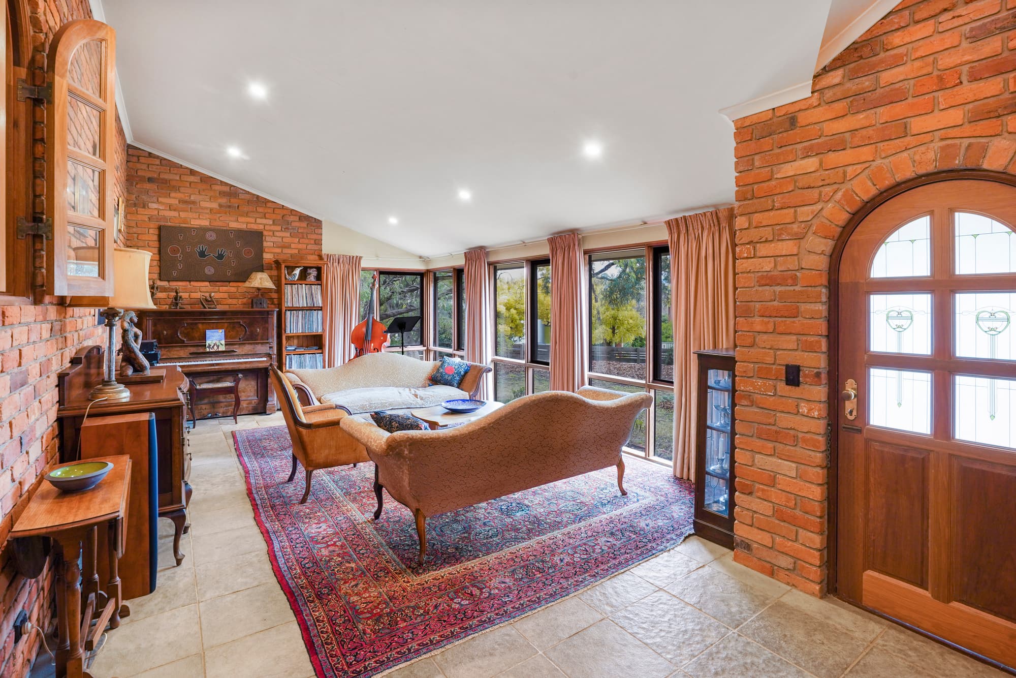 16 Orchard Crescent, Mont Albert North - Thumbnail 4