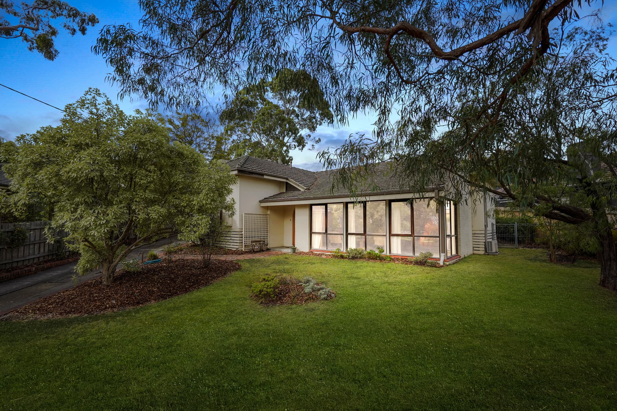 16 Orchard Crescent, Mont Albert North - Thumbnail 3
