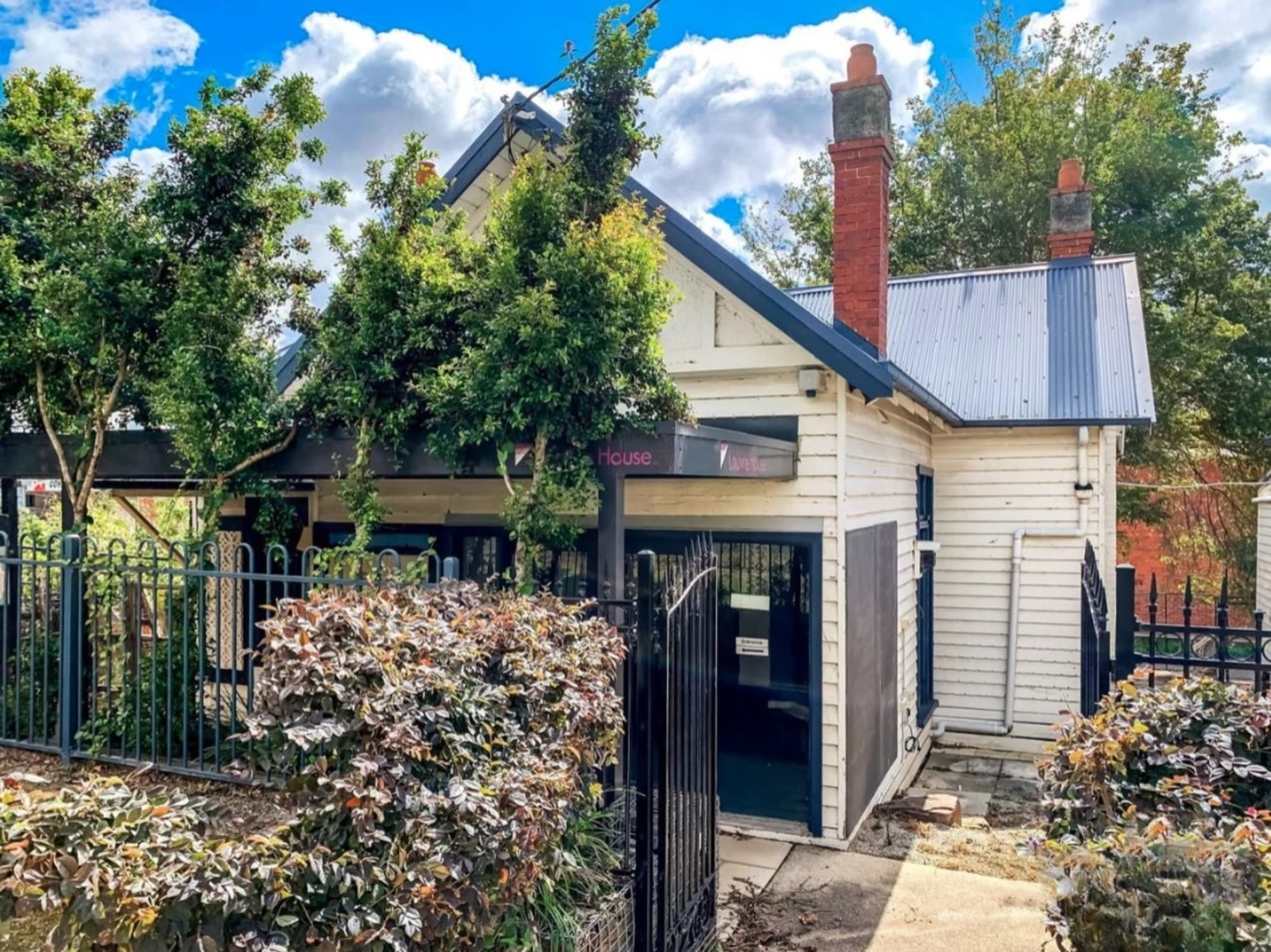377-379 Canterbury Road, Surrey Hills - Thumbnail 2