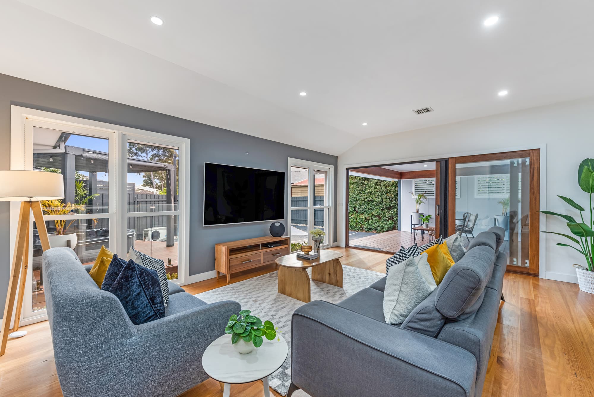1 Burdon Court, Forest Hill - Thumbnail 2