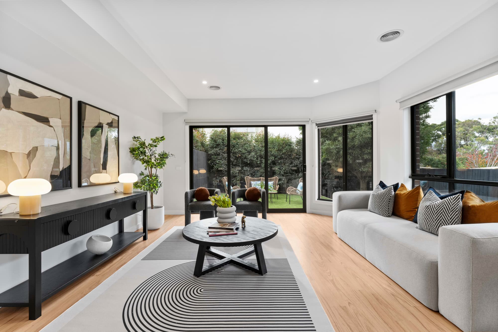 2 Toogoods Rise, Box Hill North - Thumbnail 3