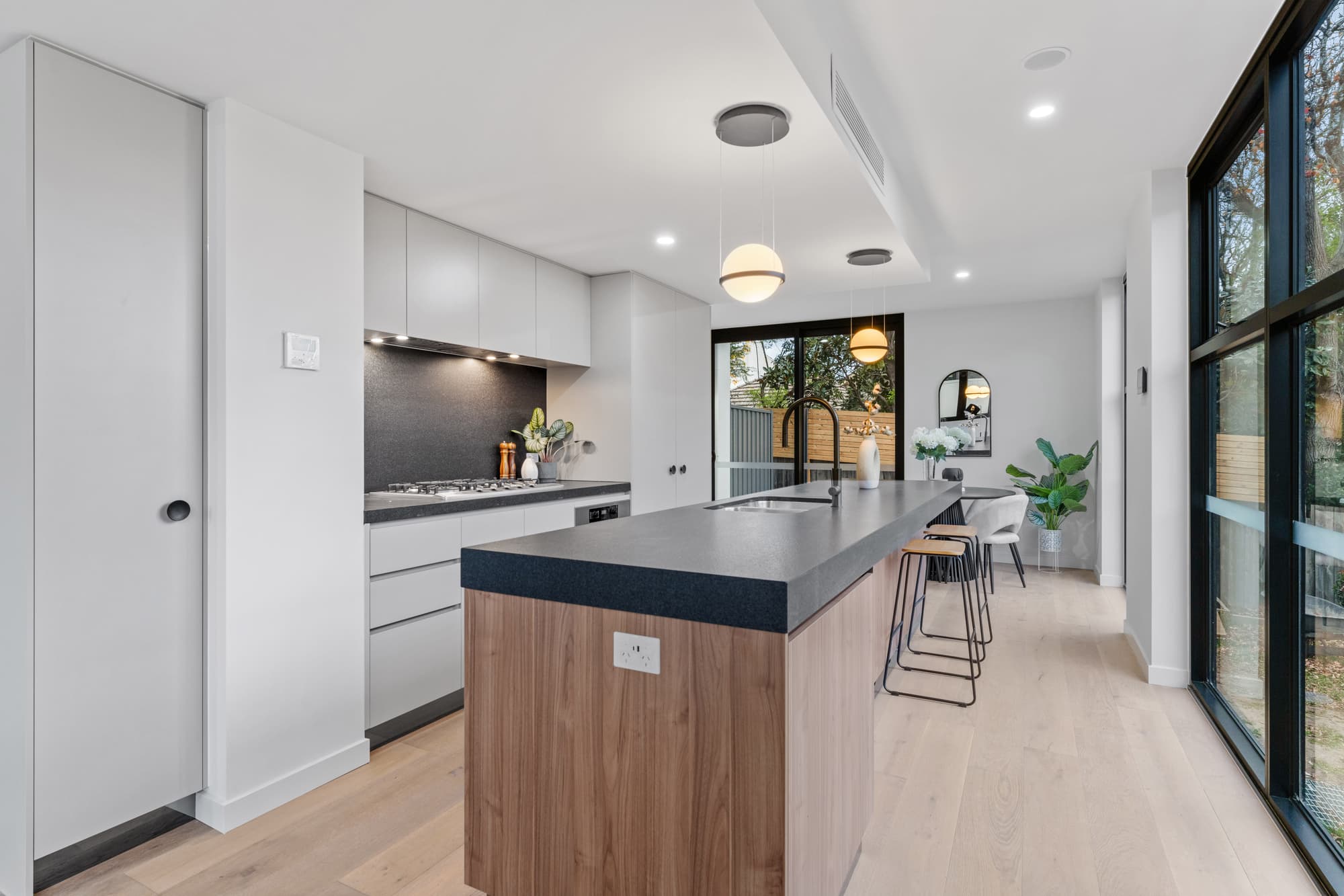 1/876 Toorak Road, Glen Iris - Thumbnail 6