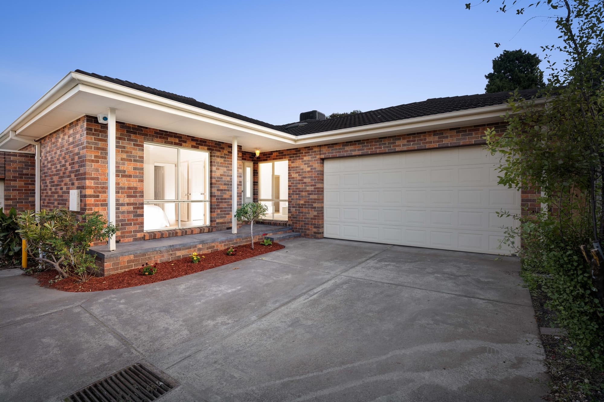 2/27 Bedford Street, Box Hill - Image 1