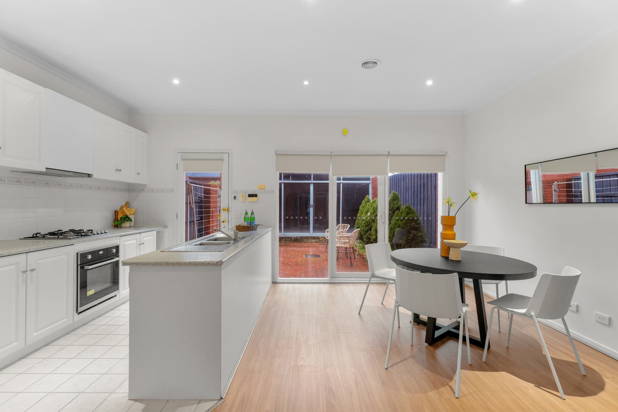 1/16 Graham Place, Box Hill - Thumbnail 5