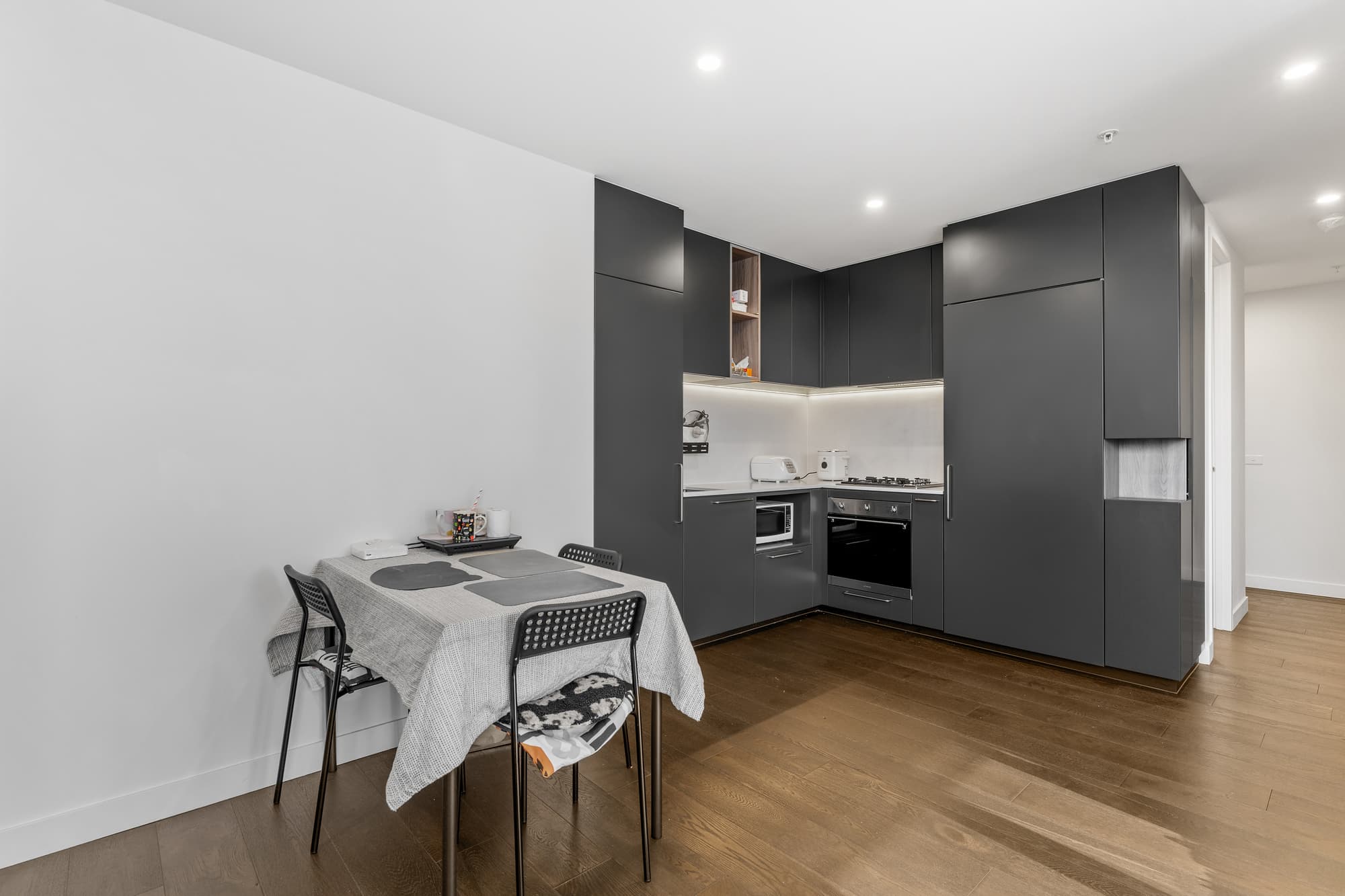 606/9 Ellingworth Parade, Box Hill - Thumbnail 6
