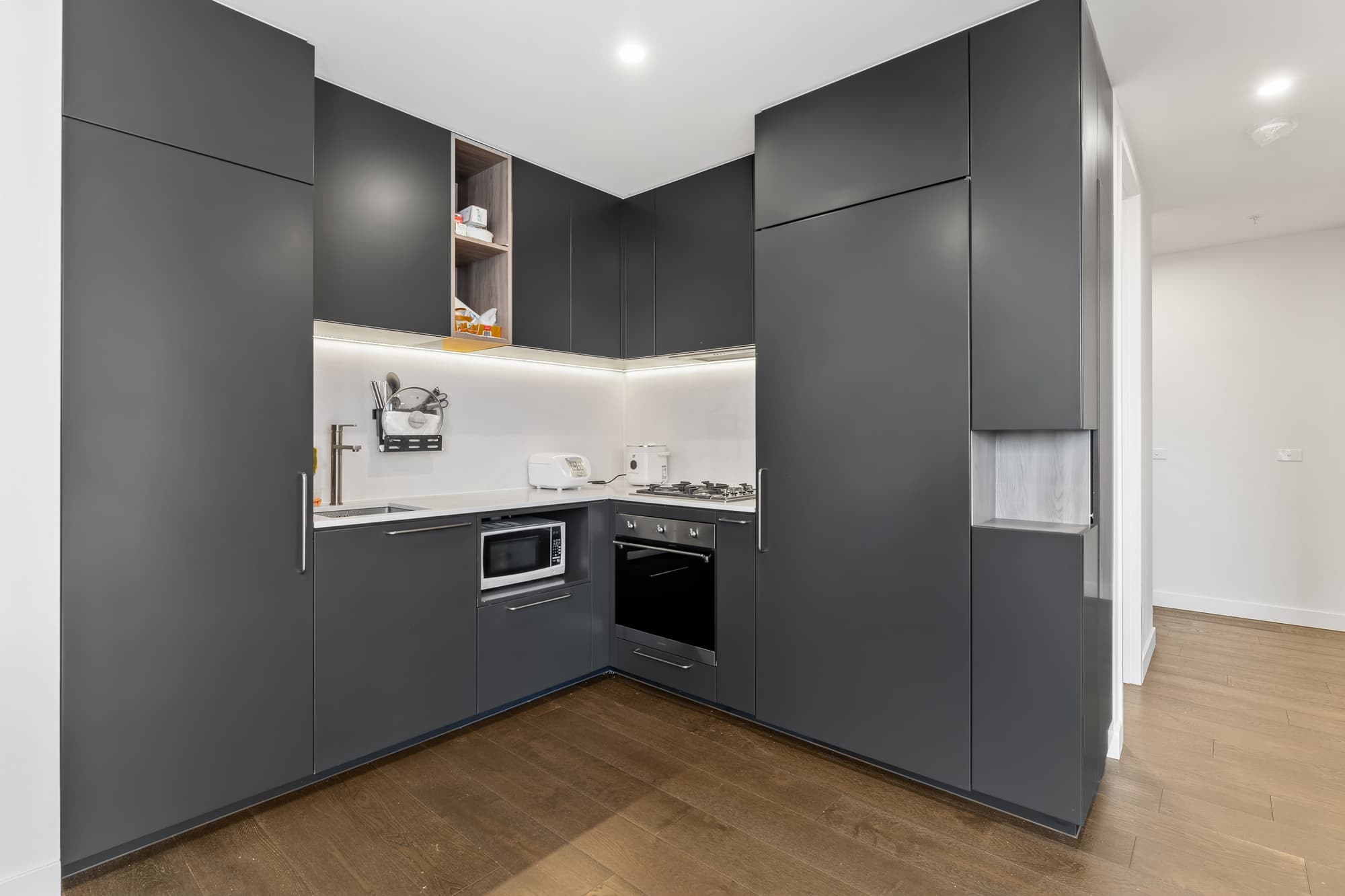606/9 Ellingworth Parade, Box Hill - Thumbnail 4