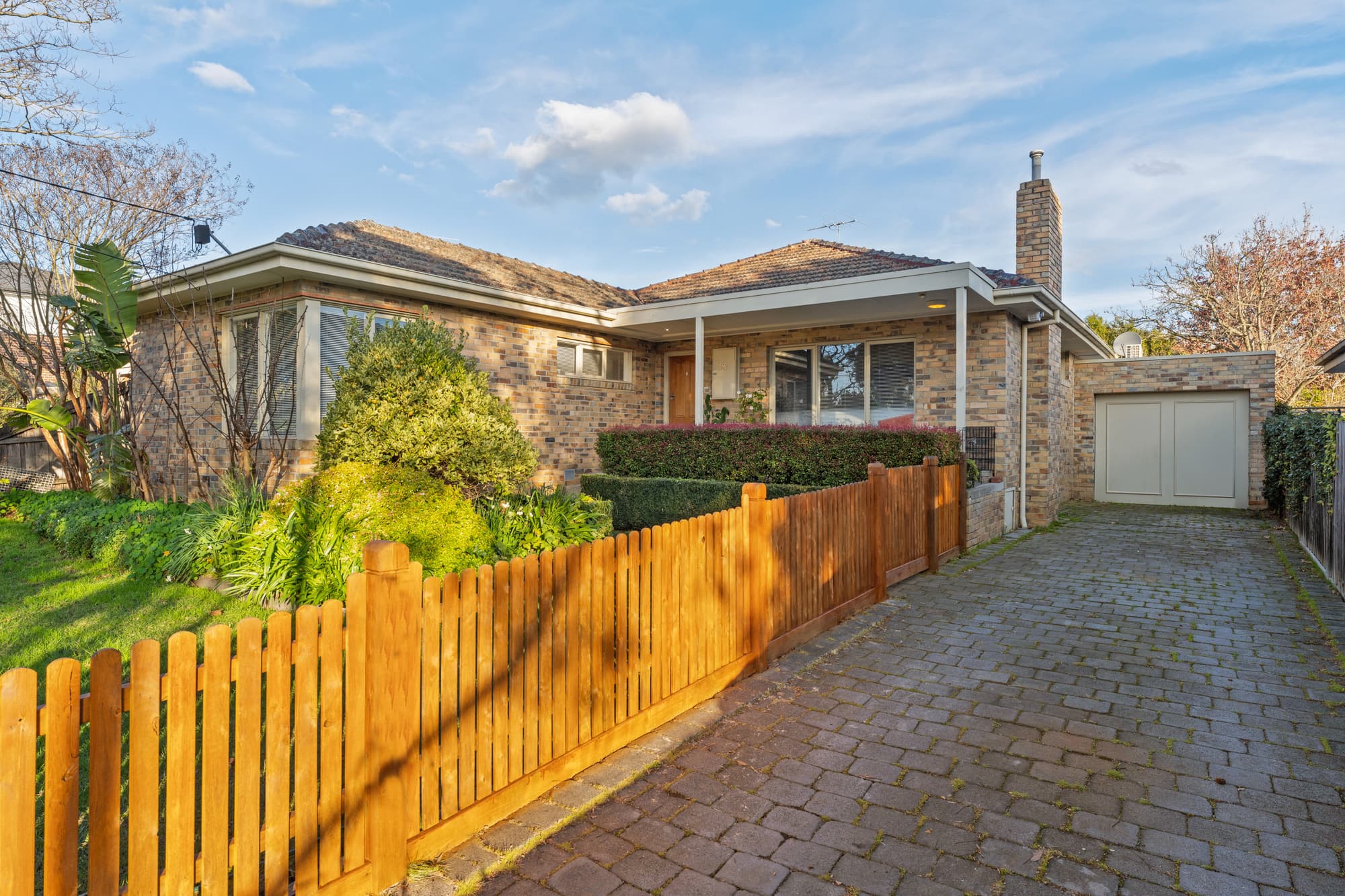 26 Lyndhurst Crescent, Box Hill North - Image 1