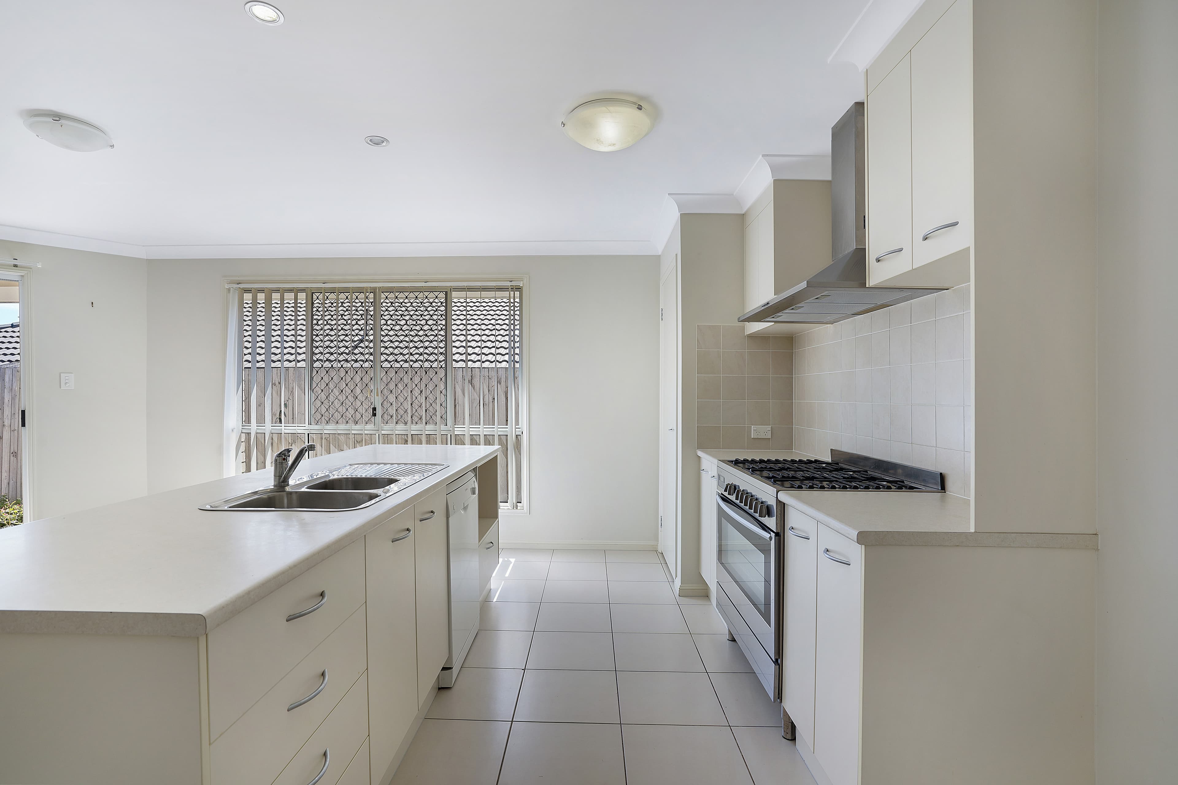 17 Penda Circuit, Victoria Point, Victoria Point - Thumbnail 2