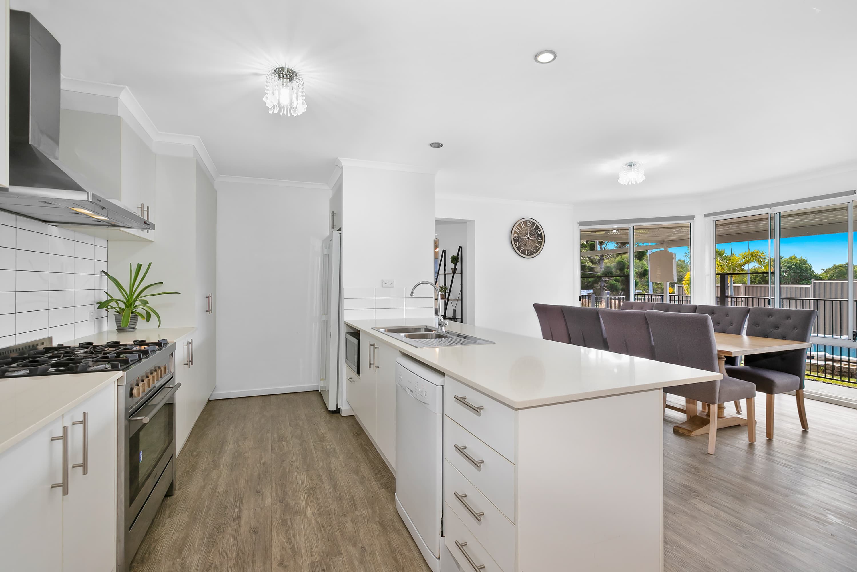 2 Valencia Springs Drive, Redland Bay, Redland Bay - Thumbnail 4