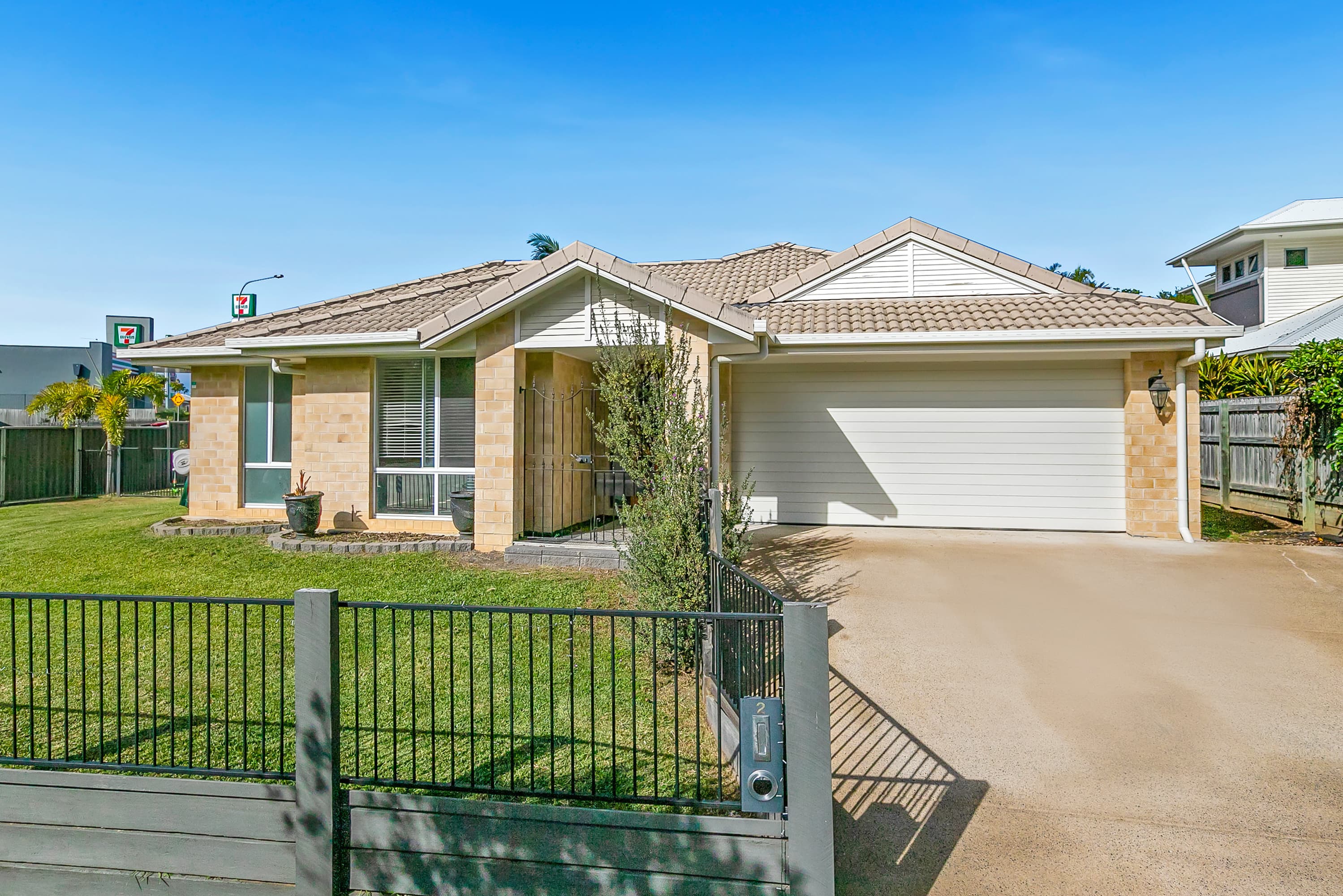 2 Valencia Springs Drive, Redland Bay, Redland Bay - Thumbnail 2