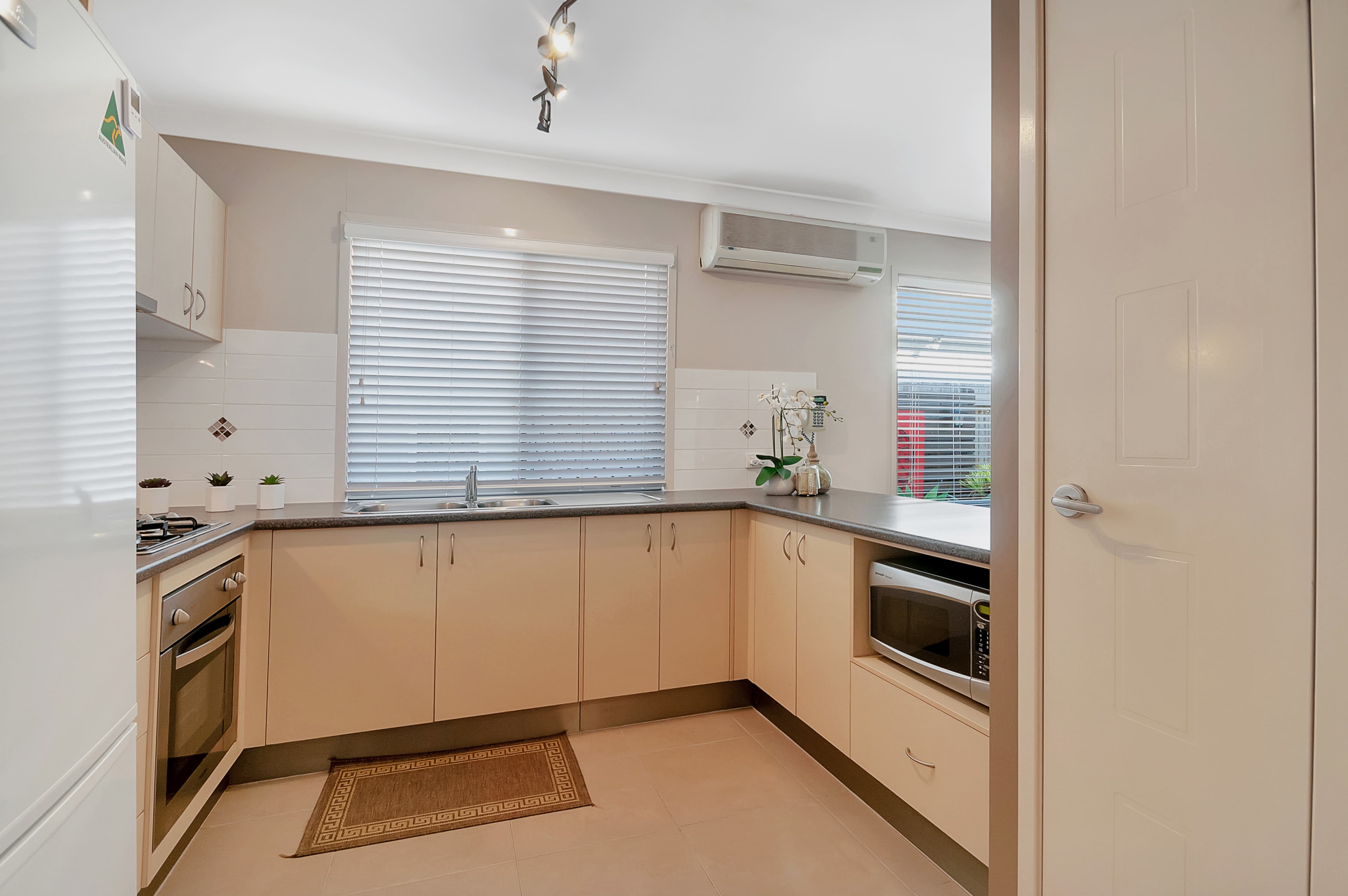 49 Emerald Crescent, Springfield, Springfield - Thumbnail 5