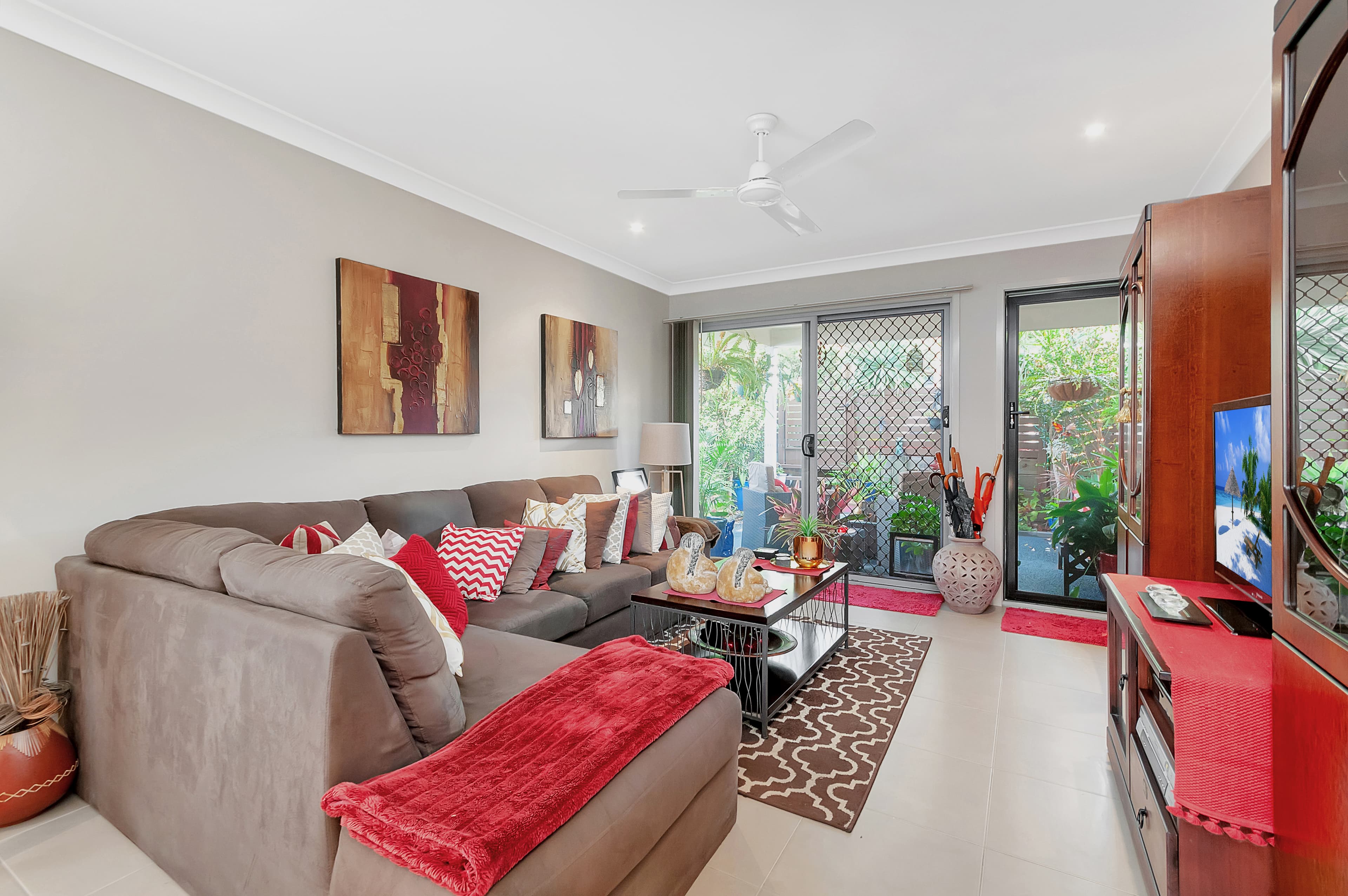 49 Emerald Crescent, Springfield, Springfield - Thumbnail 4