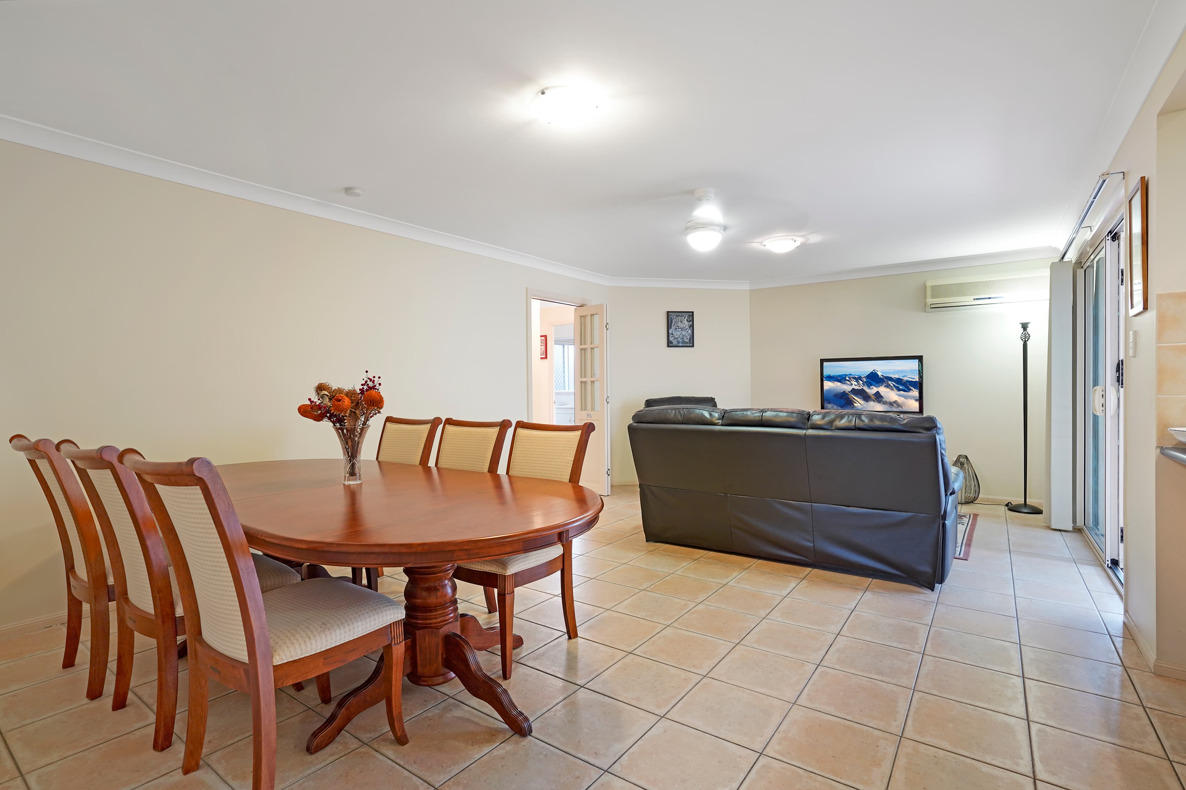 4 Macchion Close, Wakerley, Wakerley - Thumbnail 4
