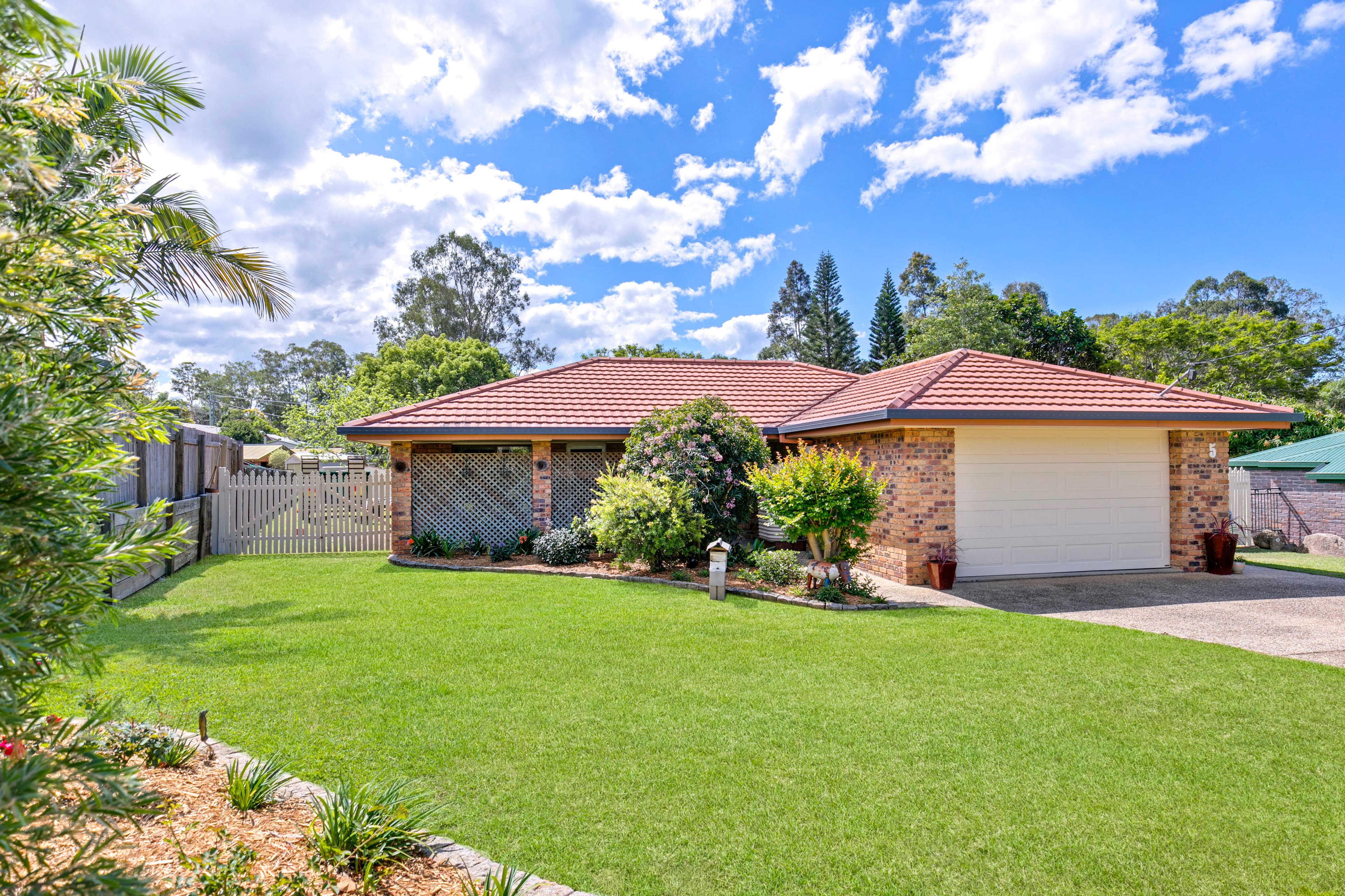 5 Dijon Court, Petrie, Petrie - Image 1