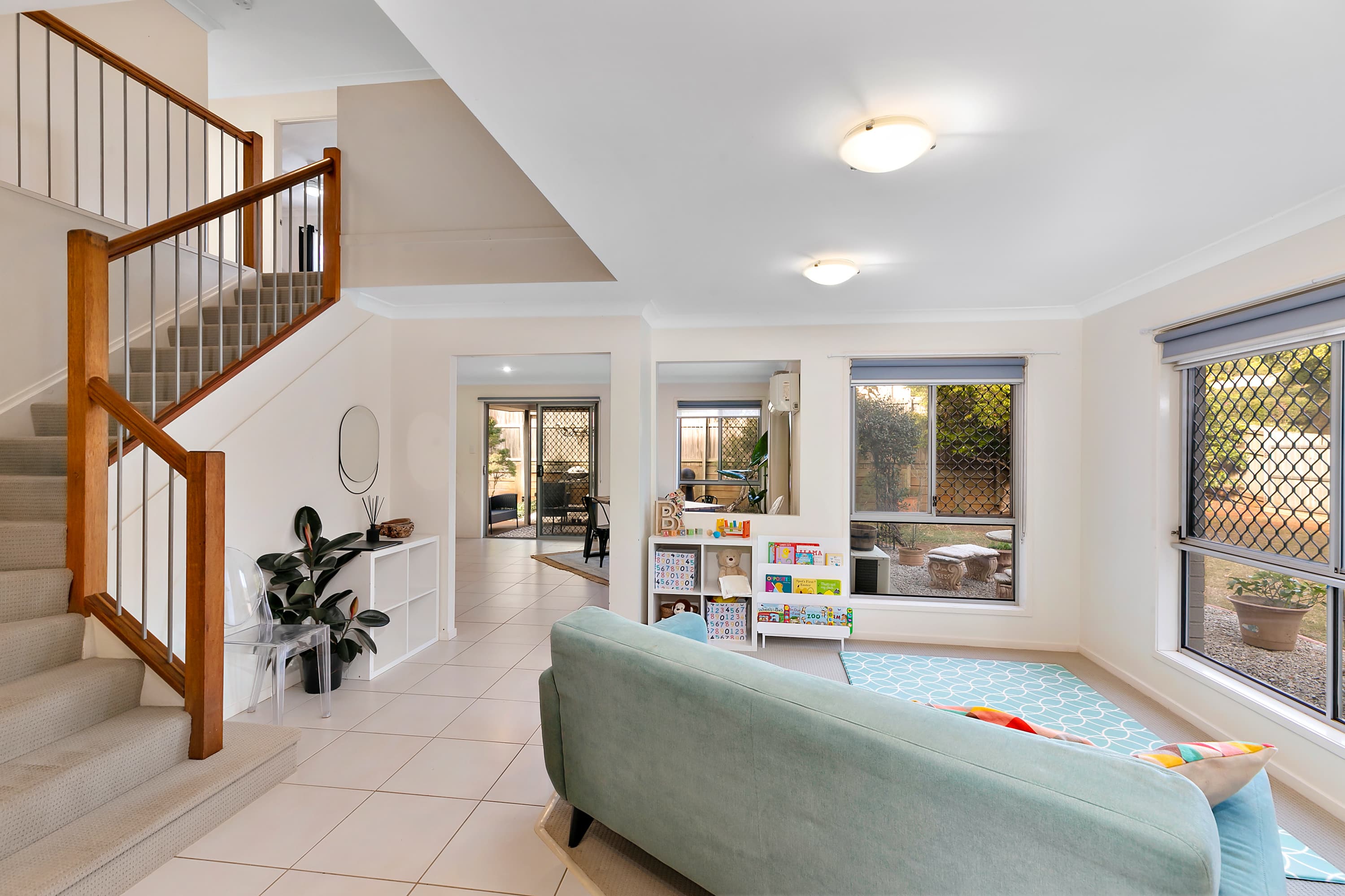 6 Shaw Place, Redland Bay, Redland Bay - Thumbnail 3