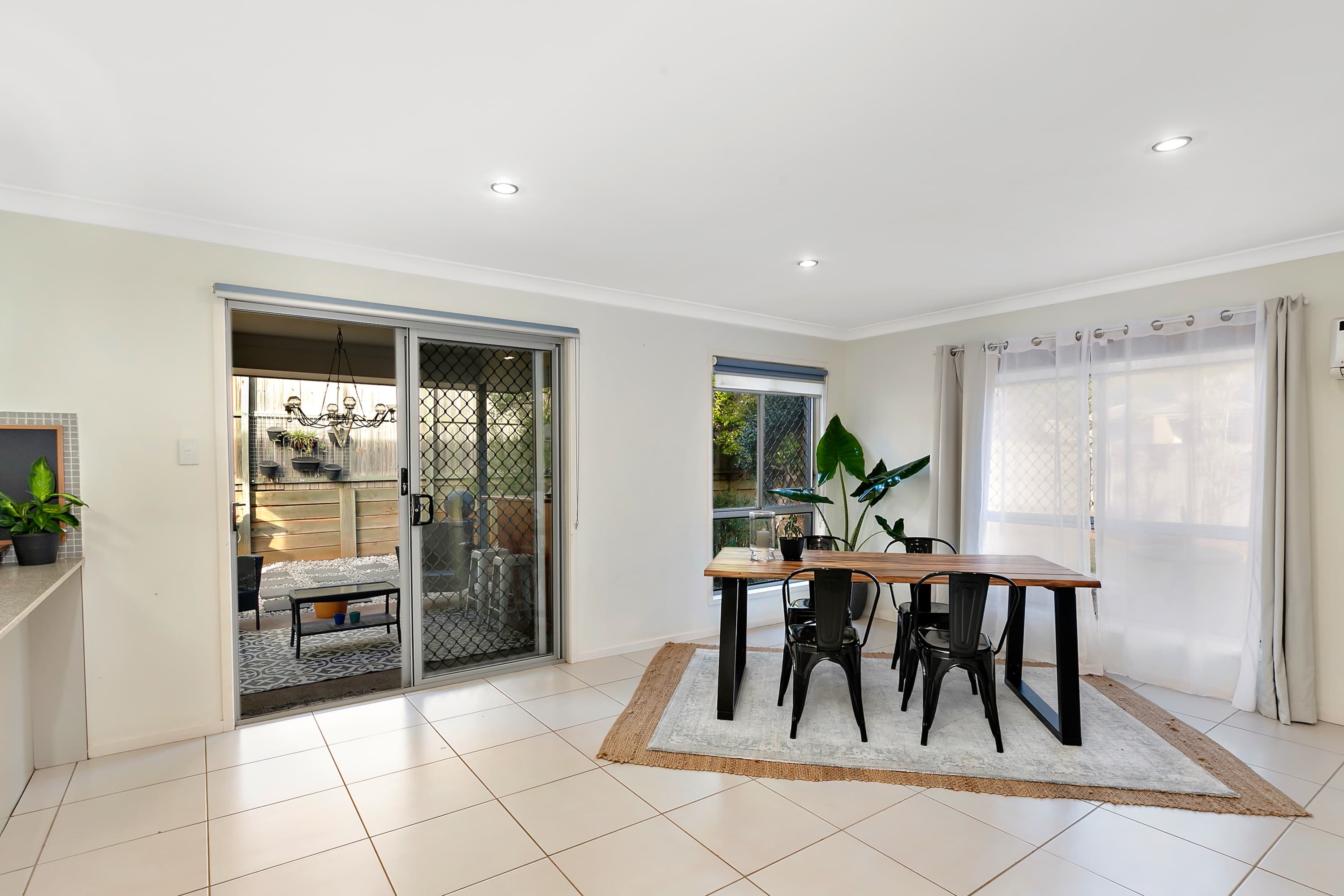 6 Shaw Place, Redland Bay, Redland Bay - Thumbnail 5