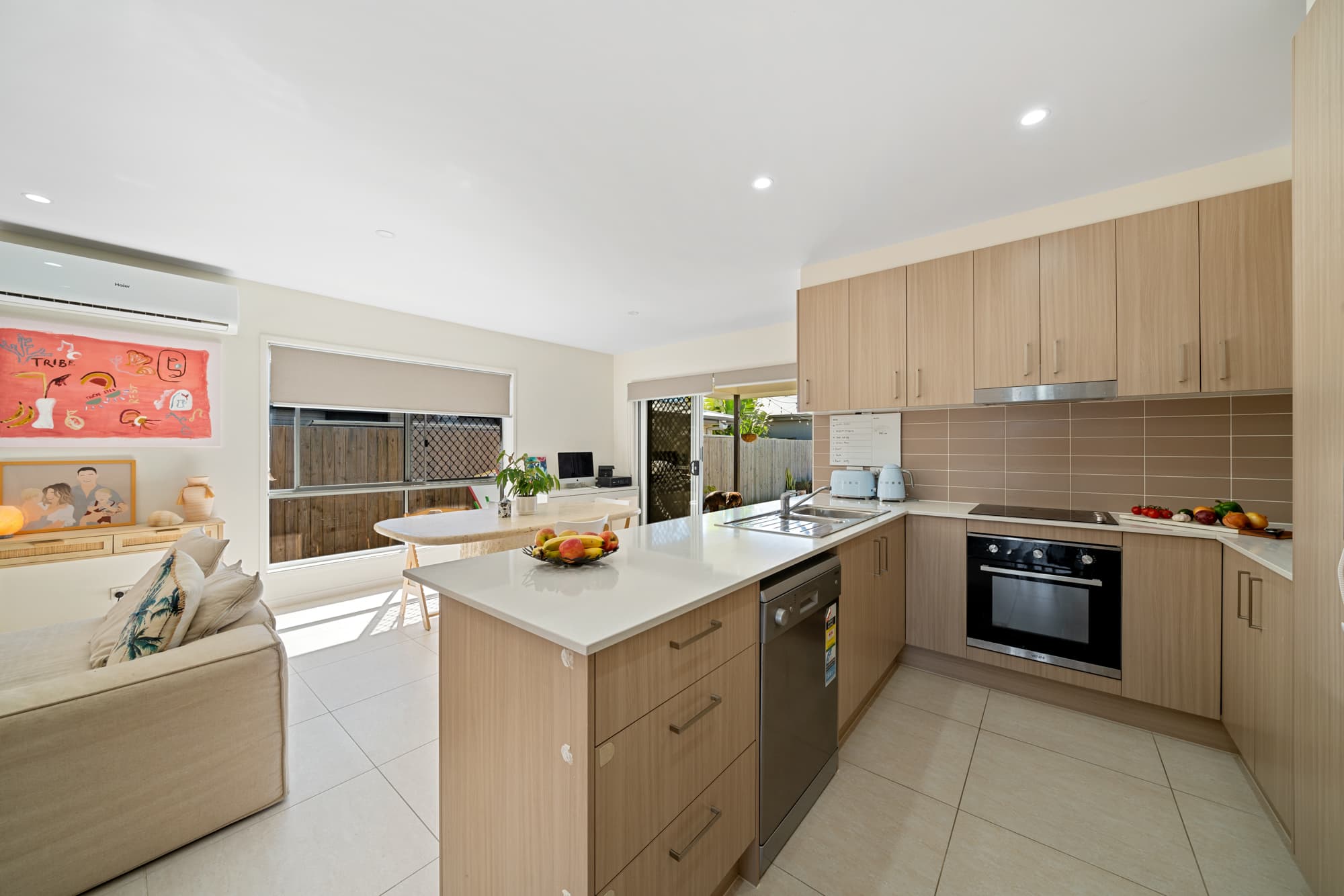 3 Salisbury Terrace, Baringa, Baringa - Thumbnail 3