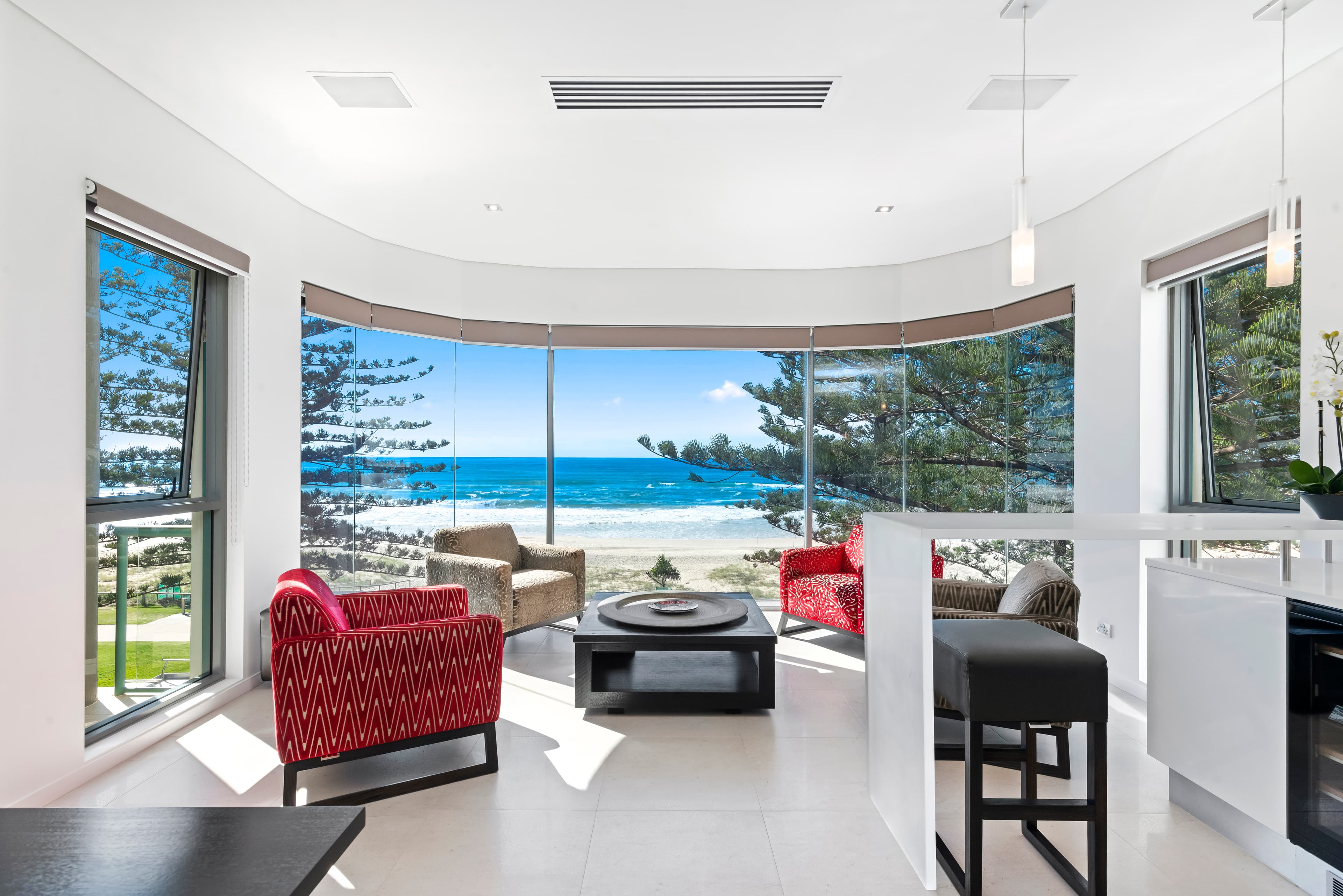 18/28 Marine Parade, Miami, Miami - Image 1