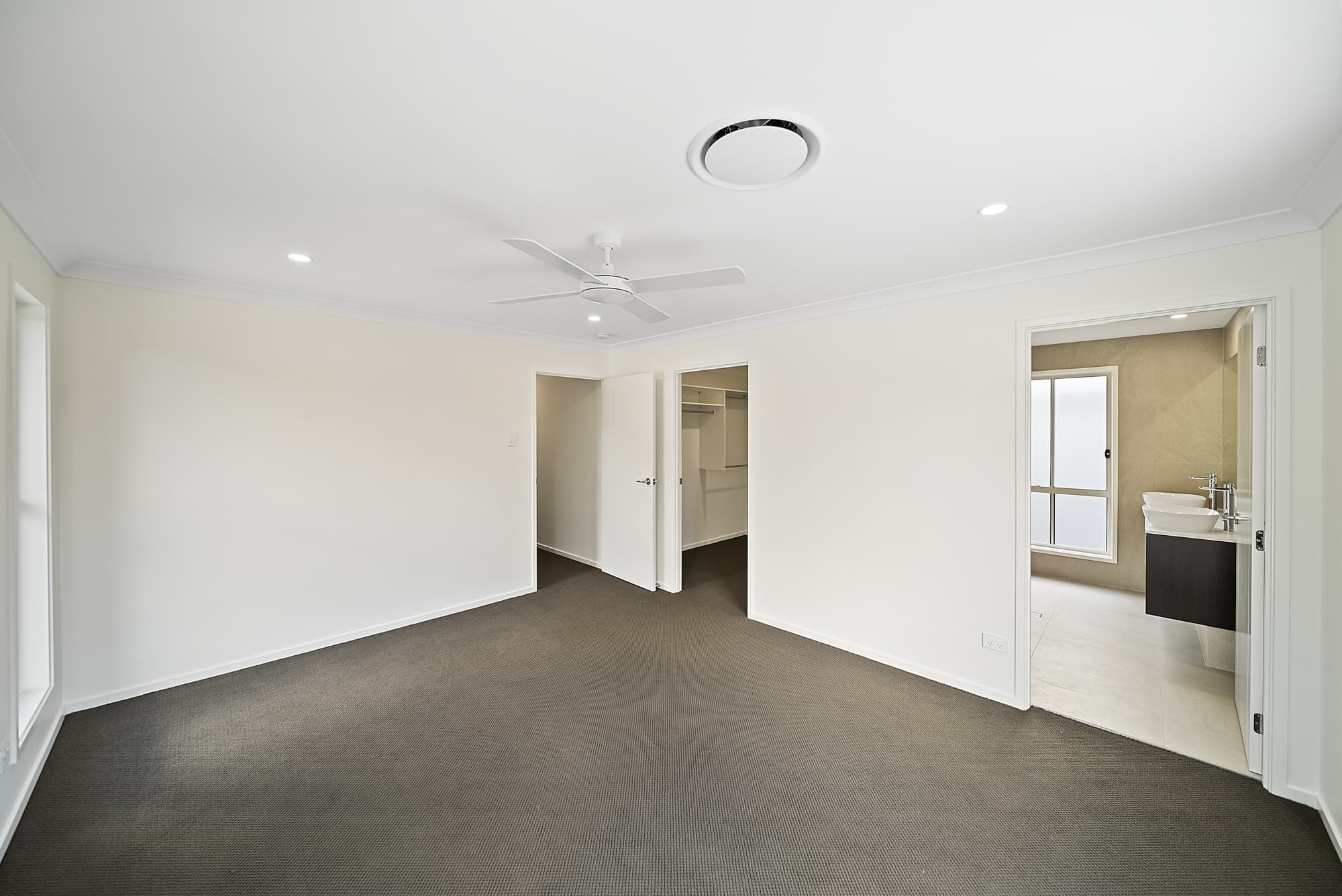 17 Lucy Street, Thorneside, Thorneside - Thumbnail 8