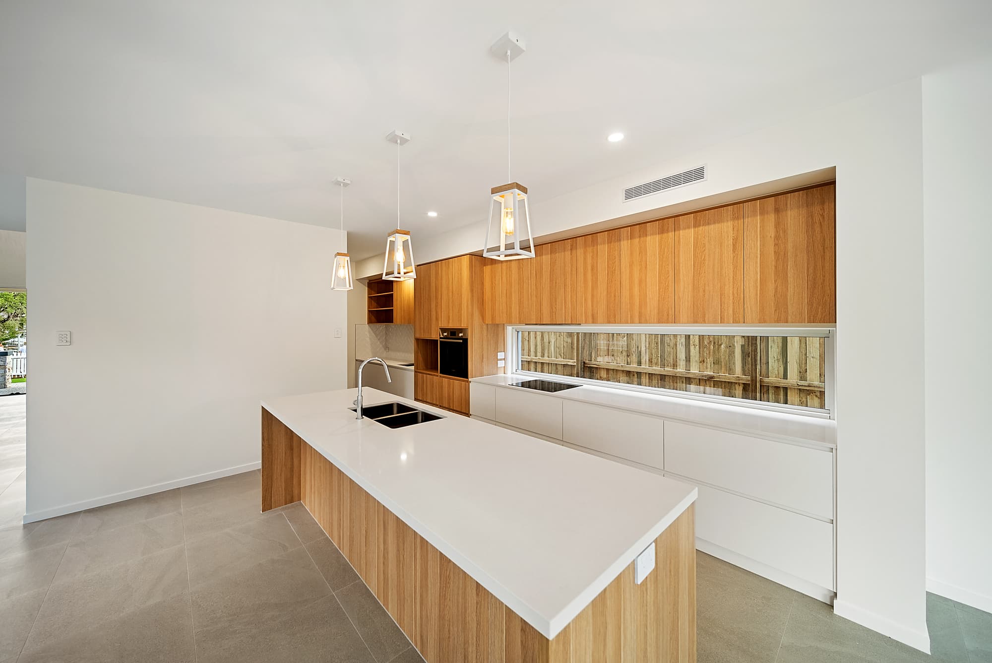 17 Lucy Street, Thorneside, Thorneside - Thumbnail 3