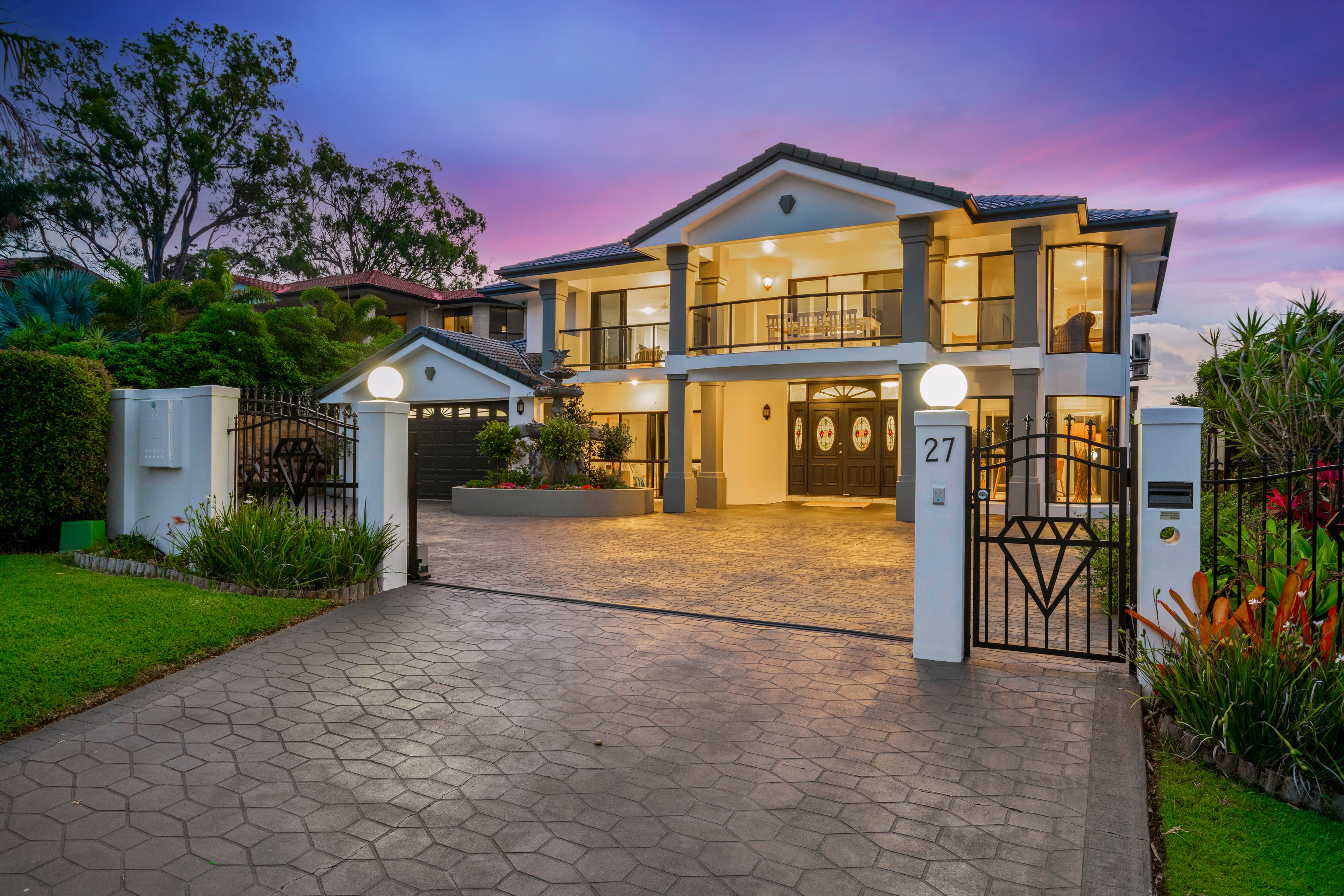 27 Saunders Place, Wynnum, Wynnum - Image 1
