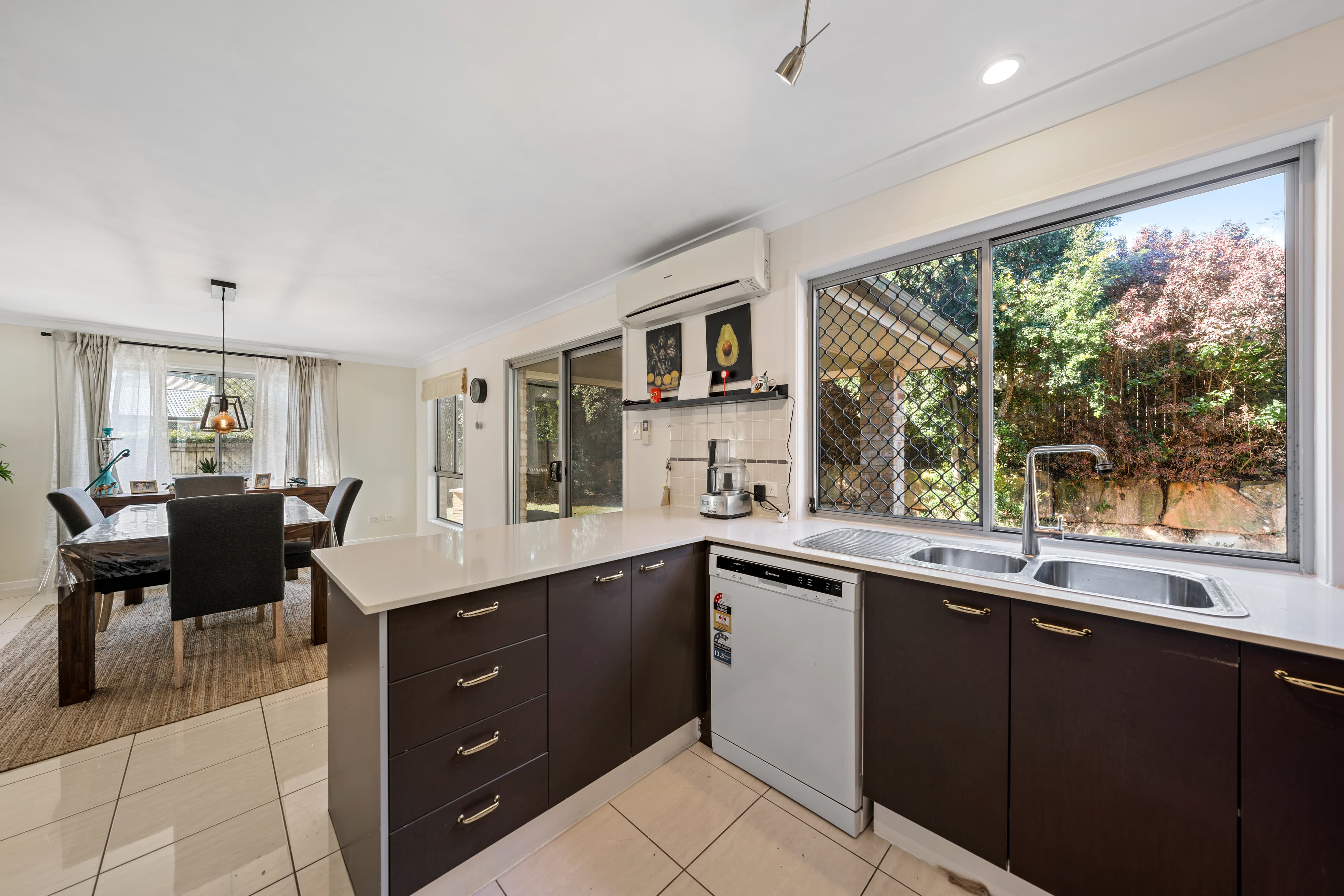 1 Whitsunday Place, Redland Bay, Redland Bay - Thumbnail 8