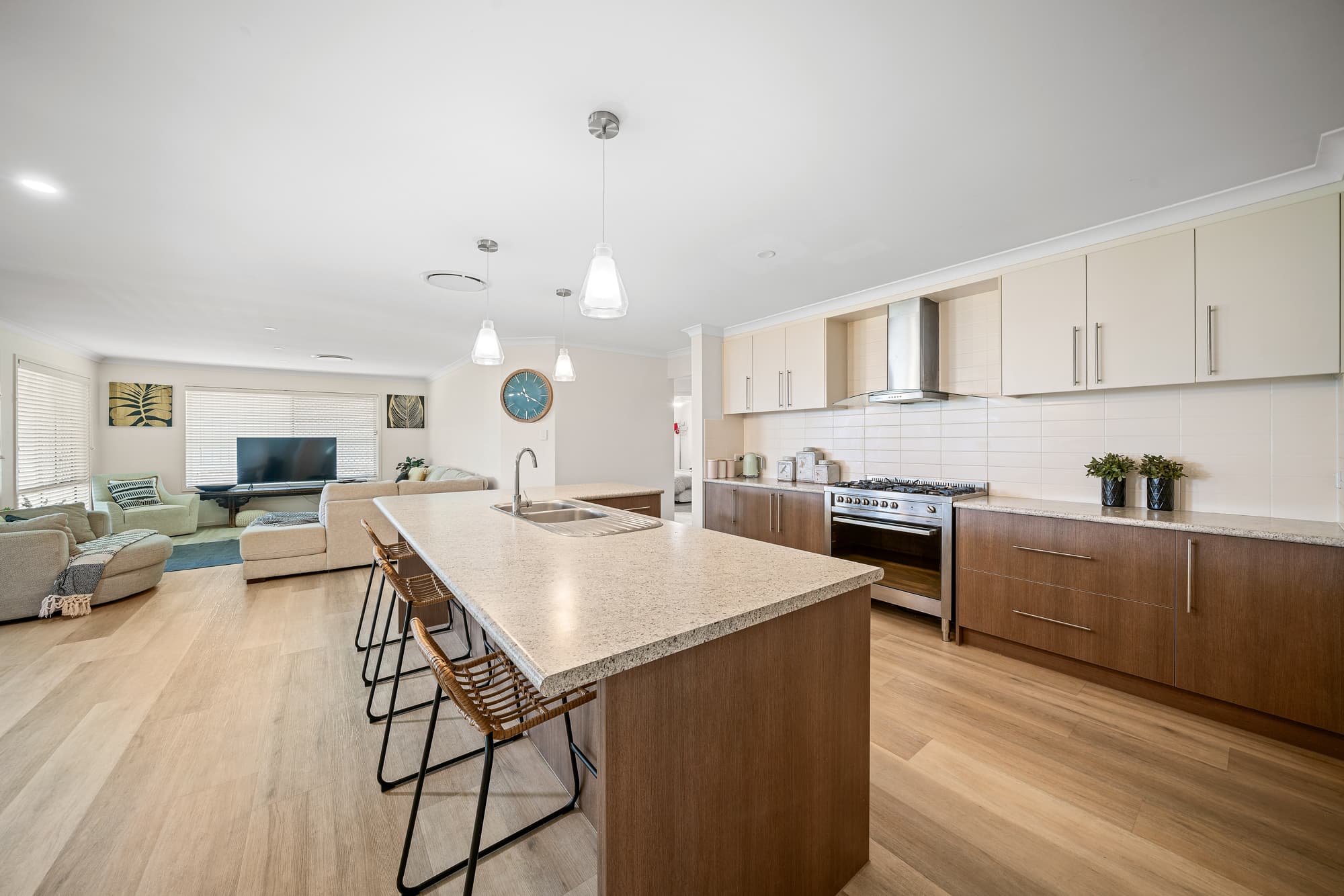 6 Creswick Close, Manly West, Manly West - Thumbnail 5