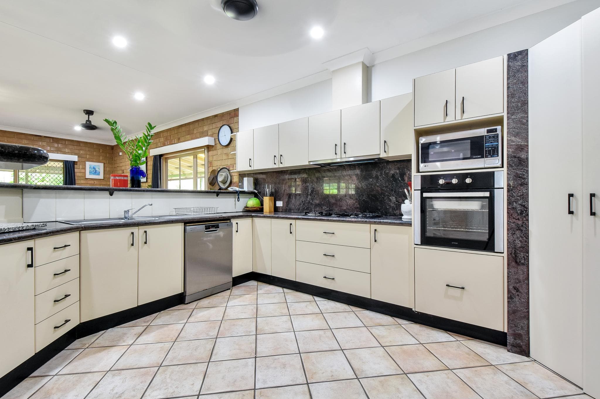 30 McIntyre Road, Howard Springs, Howard Springs - Thumbnail 2