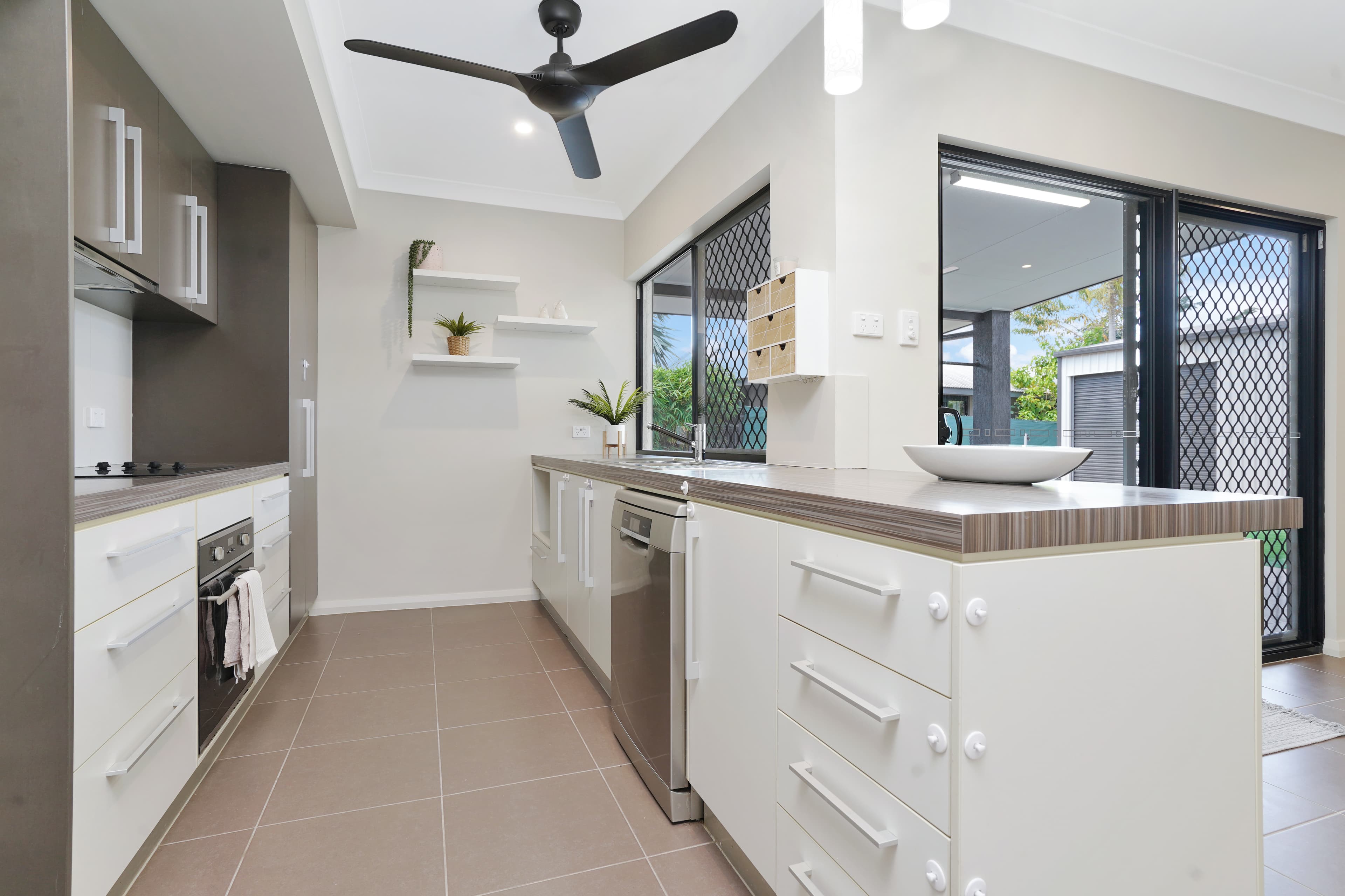 11 Delissaville Place, Rosebery, Rosebery - Thumbnail 3