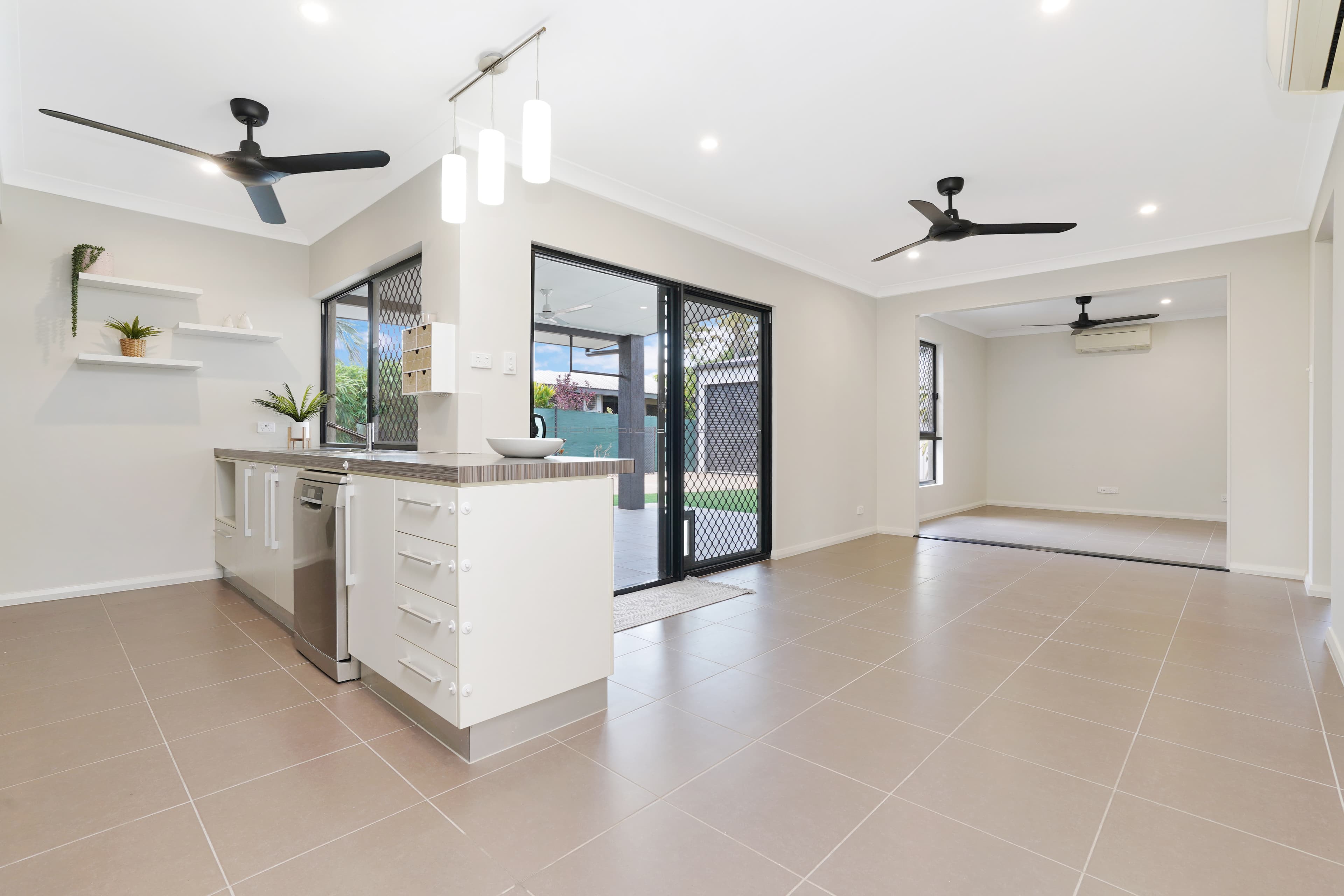 11 Delissaville Place, Rosebery, Rosebery - Thumbnail 4