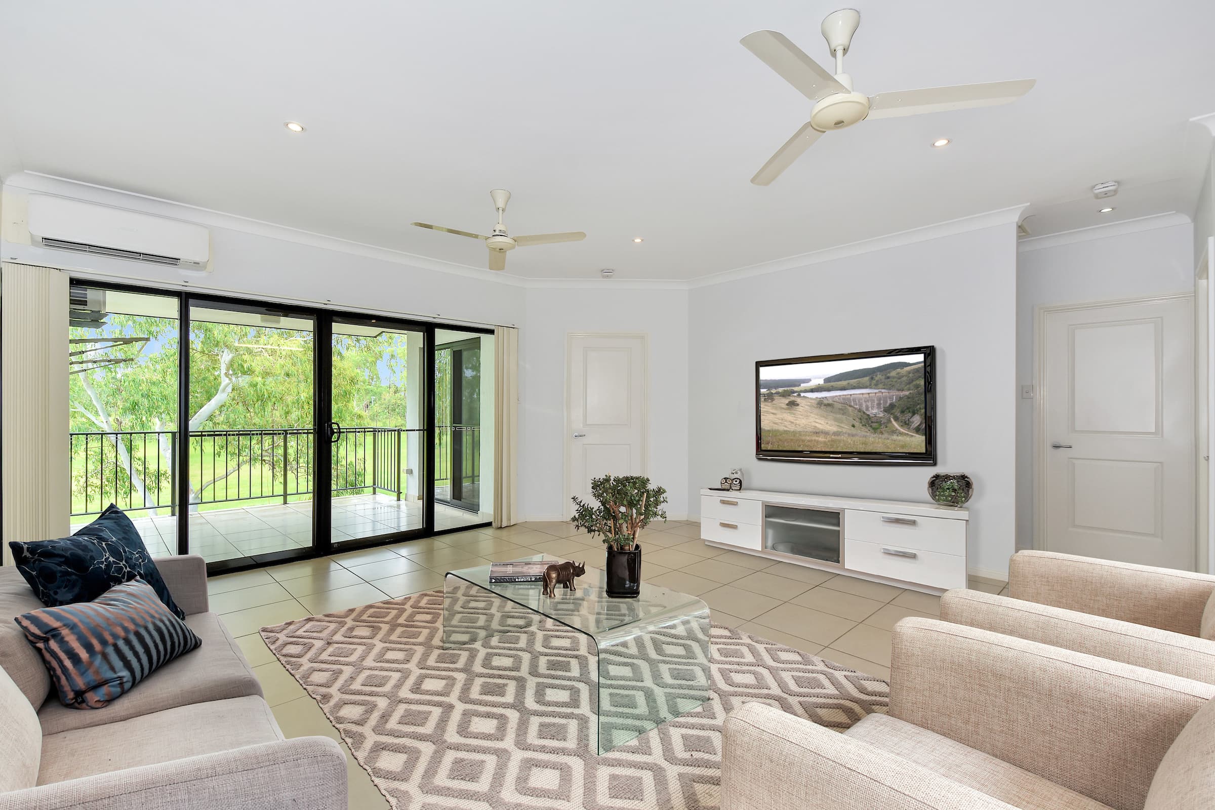 53/6 Wright Crescent, Gray, Gray - Image 1