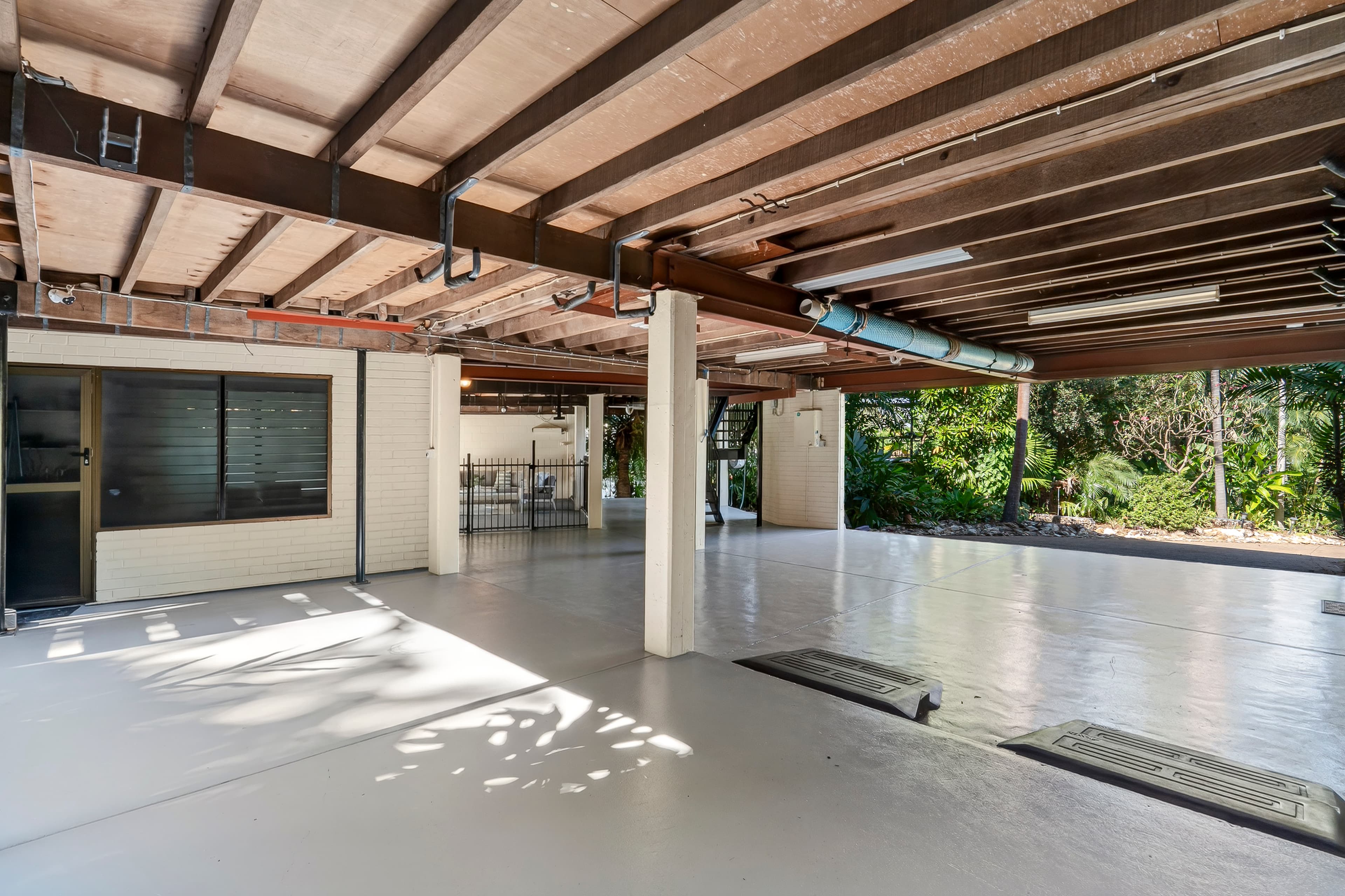 2 Gothenburg Court, Stuart Park, Stuart Park - Thumbnail 4