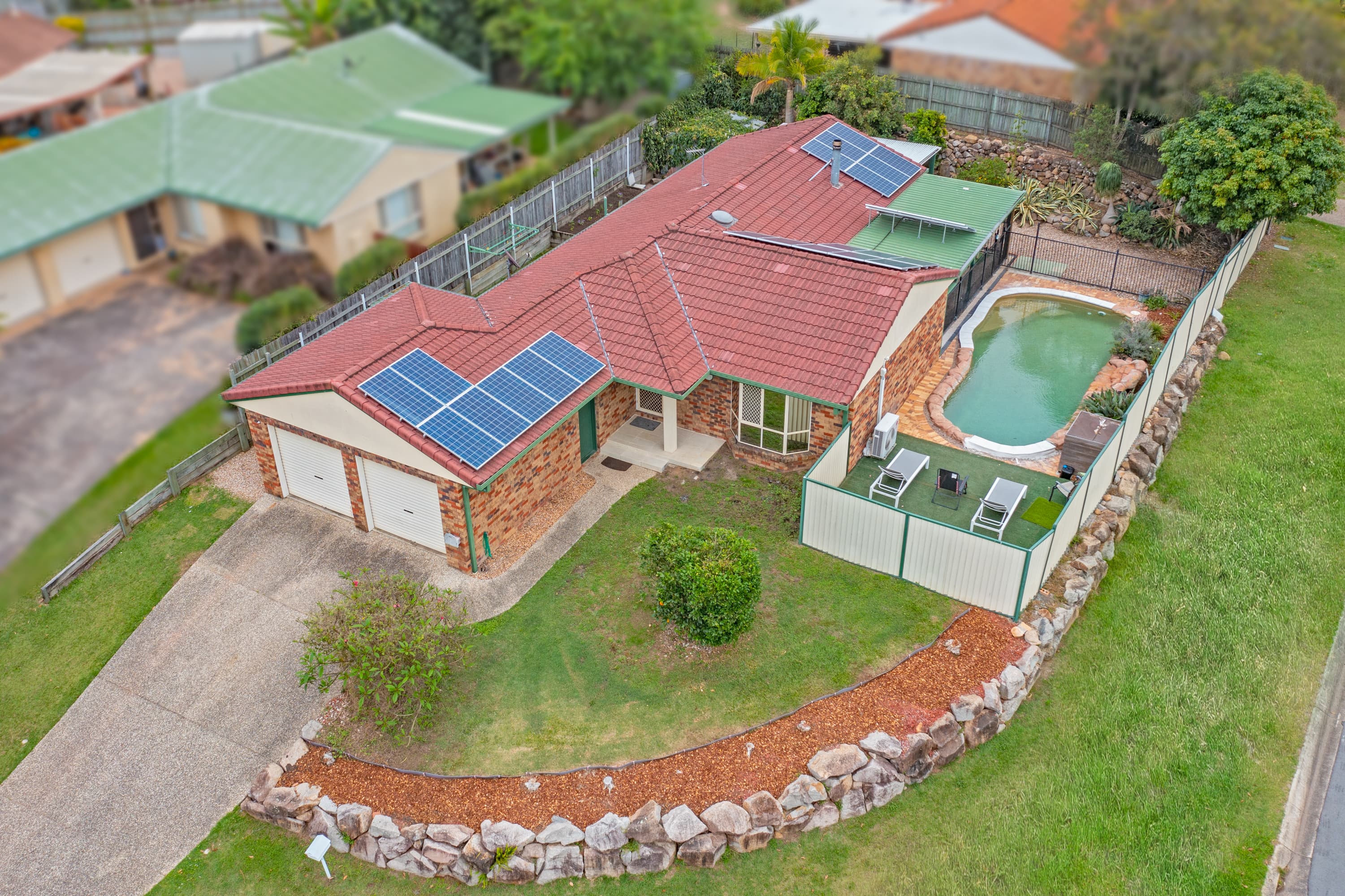 2 Oakblue Crescent, Kallangur, Kallangur - Image 1