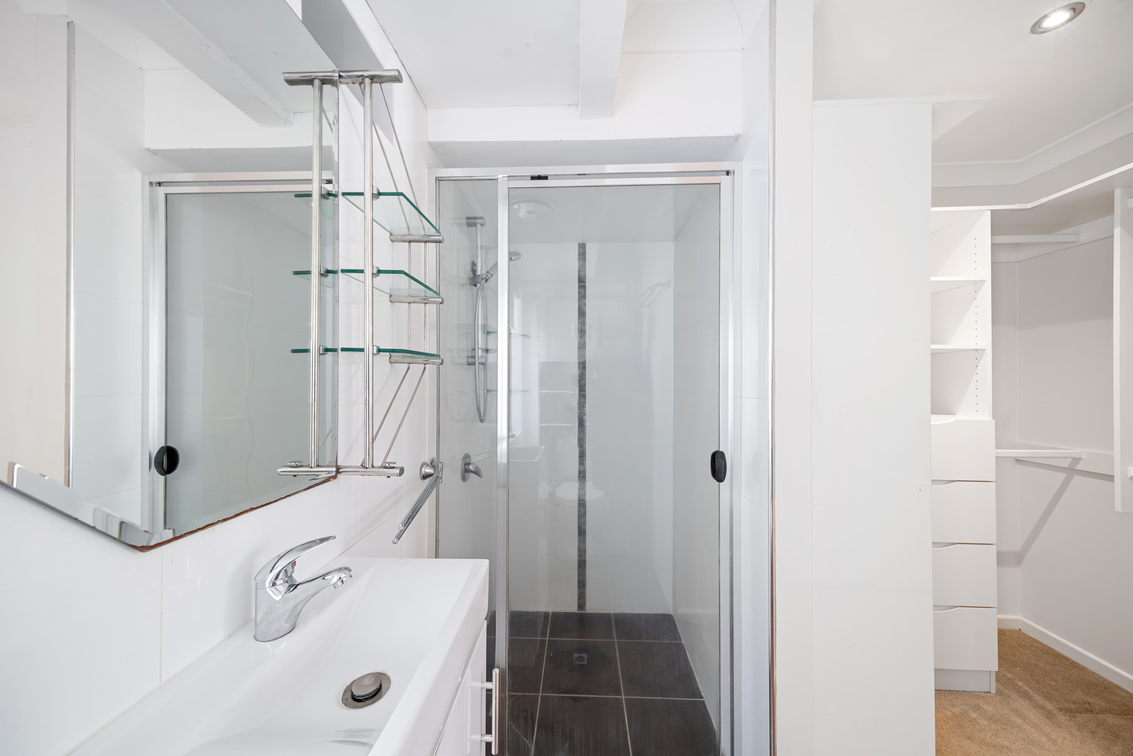 287 Morala Avenue, Runaway Bay, Runaway Bay - Thumbnail 7