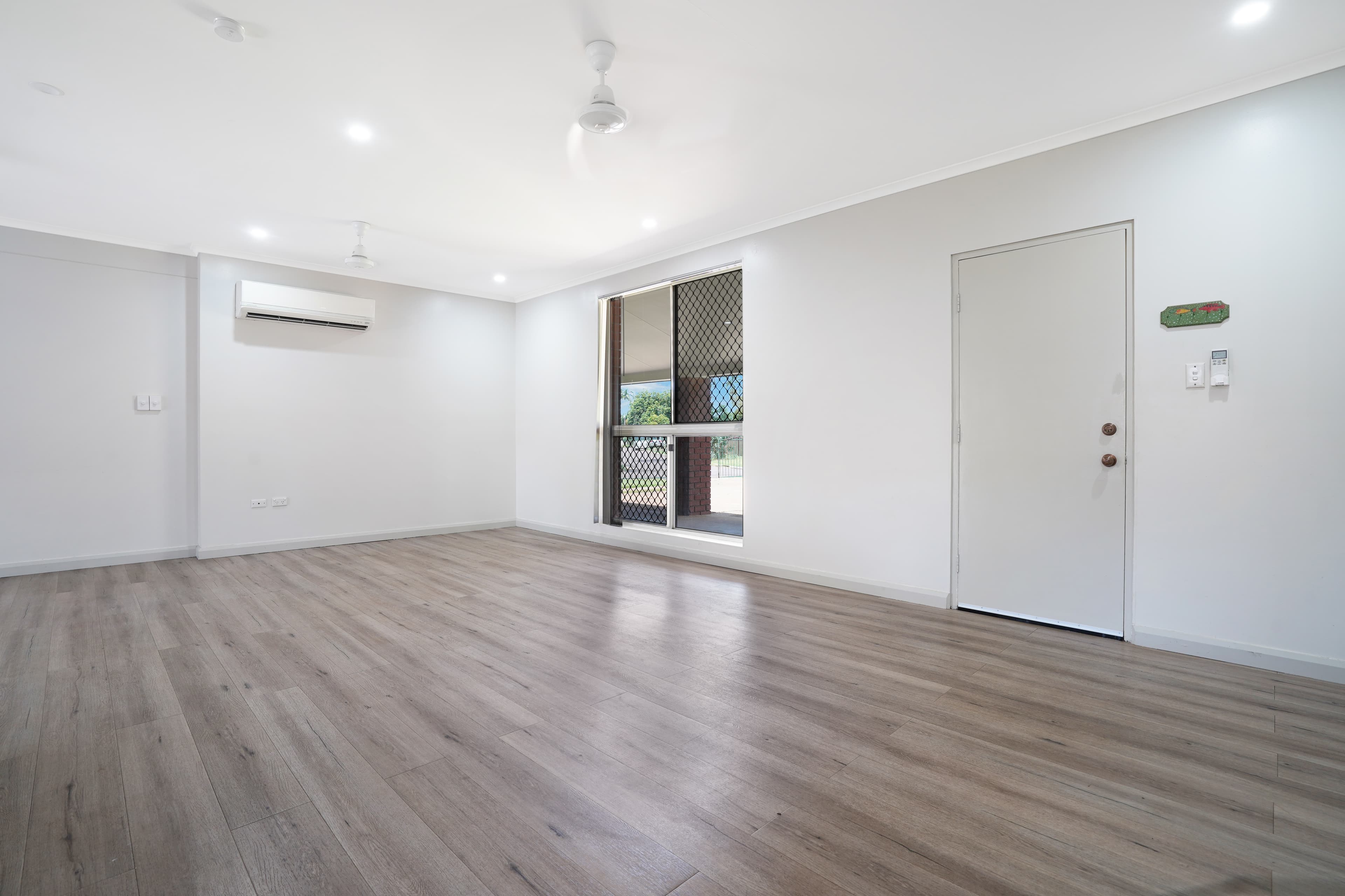 56 Melastoma Drive, Moulden, Moulden - Thumbnail 2