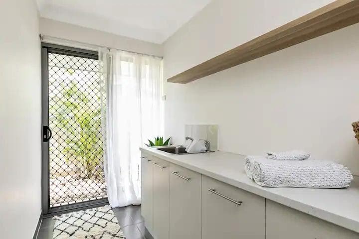 10 Leonie Street, Bellamack, Bellamack - Thumbnail 5