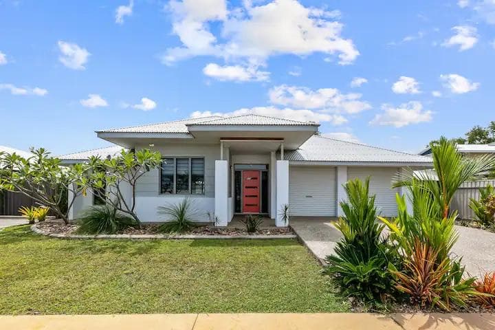 10 Leonie Street, Bellamack, Bellamack - Image 1