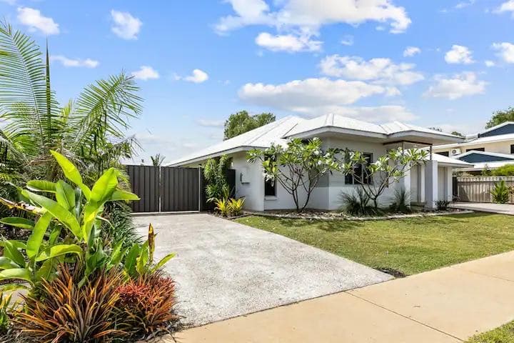 10 Leonie Street, Bellamack, Bellamack - Thumbnail 3