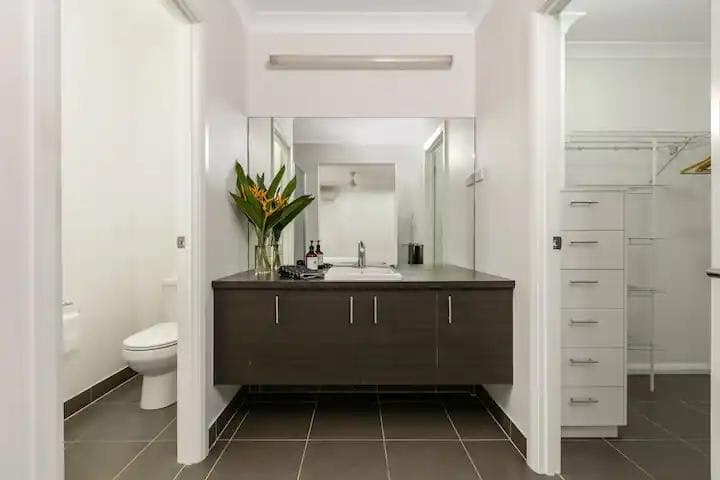10 Leonie Street, Bellamack, Bellamack - Thumbnail 7