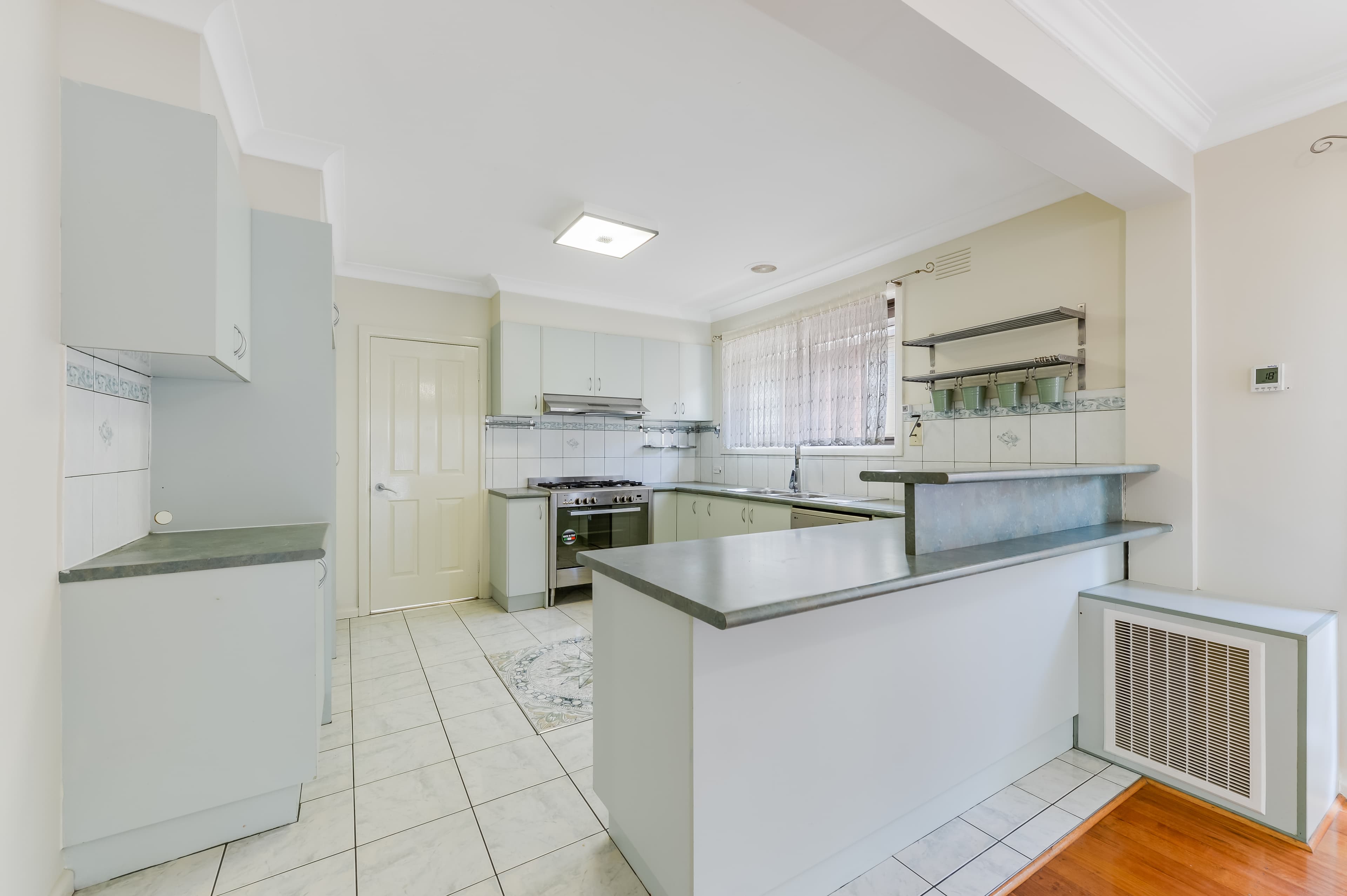 60 Nicholson Parade, Sunshine West, Sunshine West - Thumbnail 4