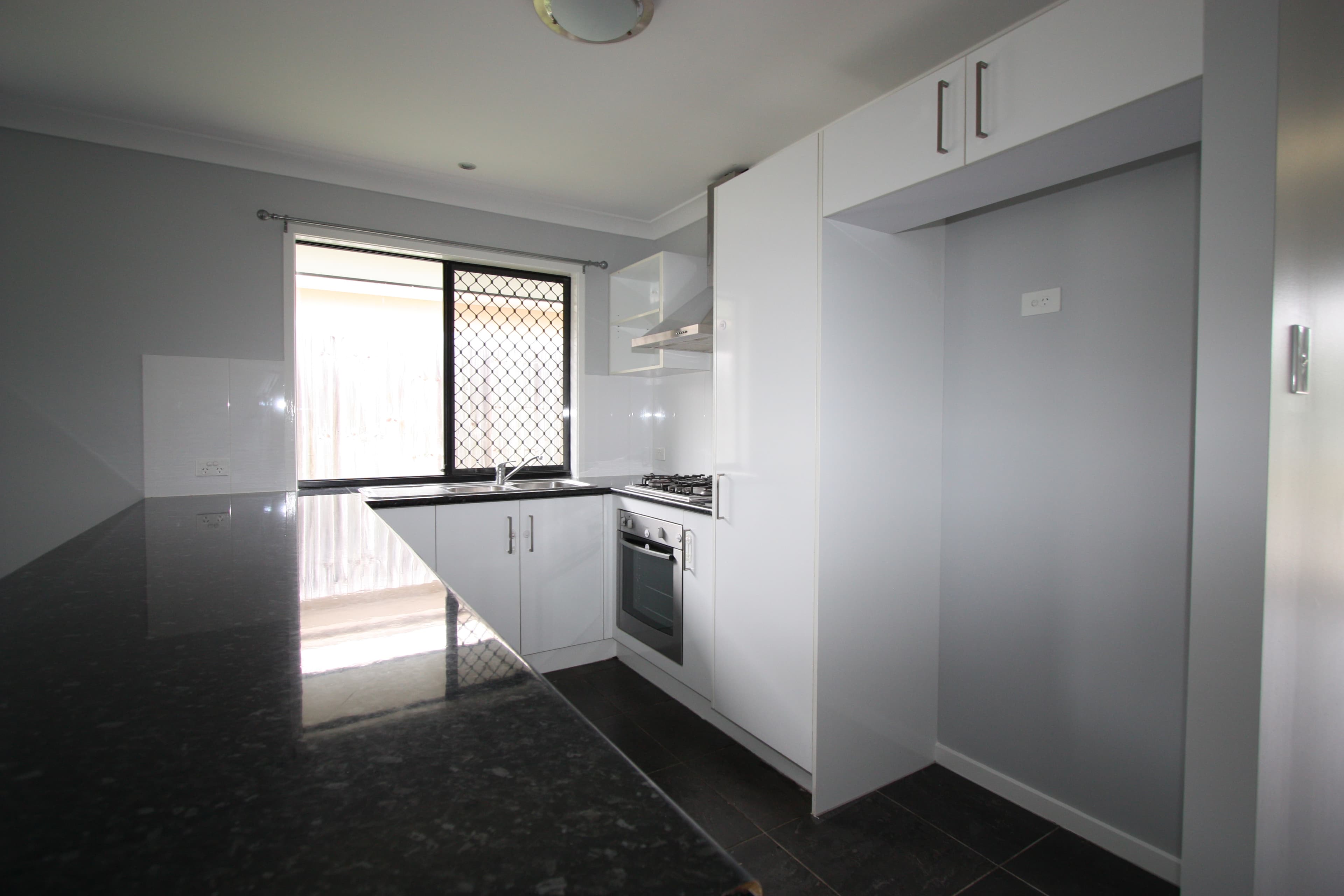 6 Mark Winter Court, Bellbird Park, Bellbird Park - Thumbnail 2