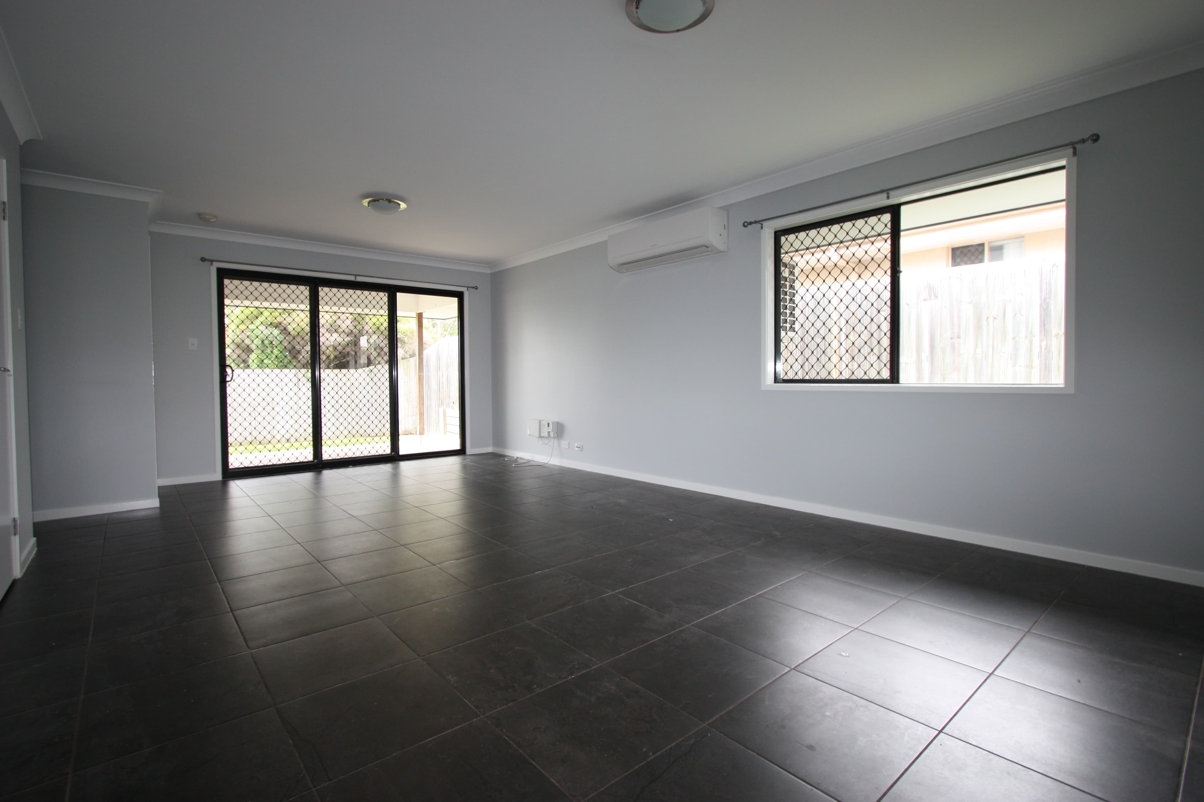 6 Mark Winter Court, Bellbird Park, Bellbird Park - Thumbnail 4
